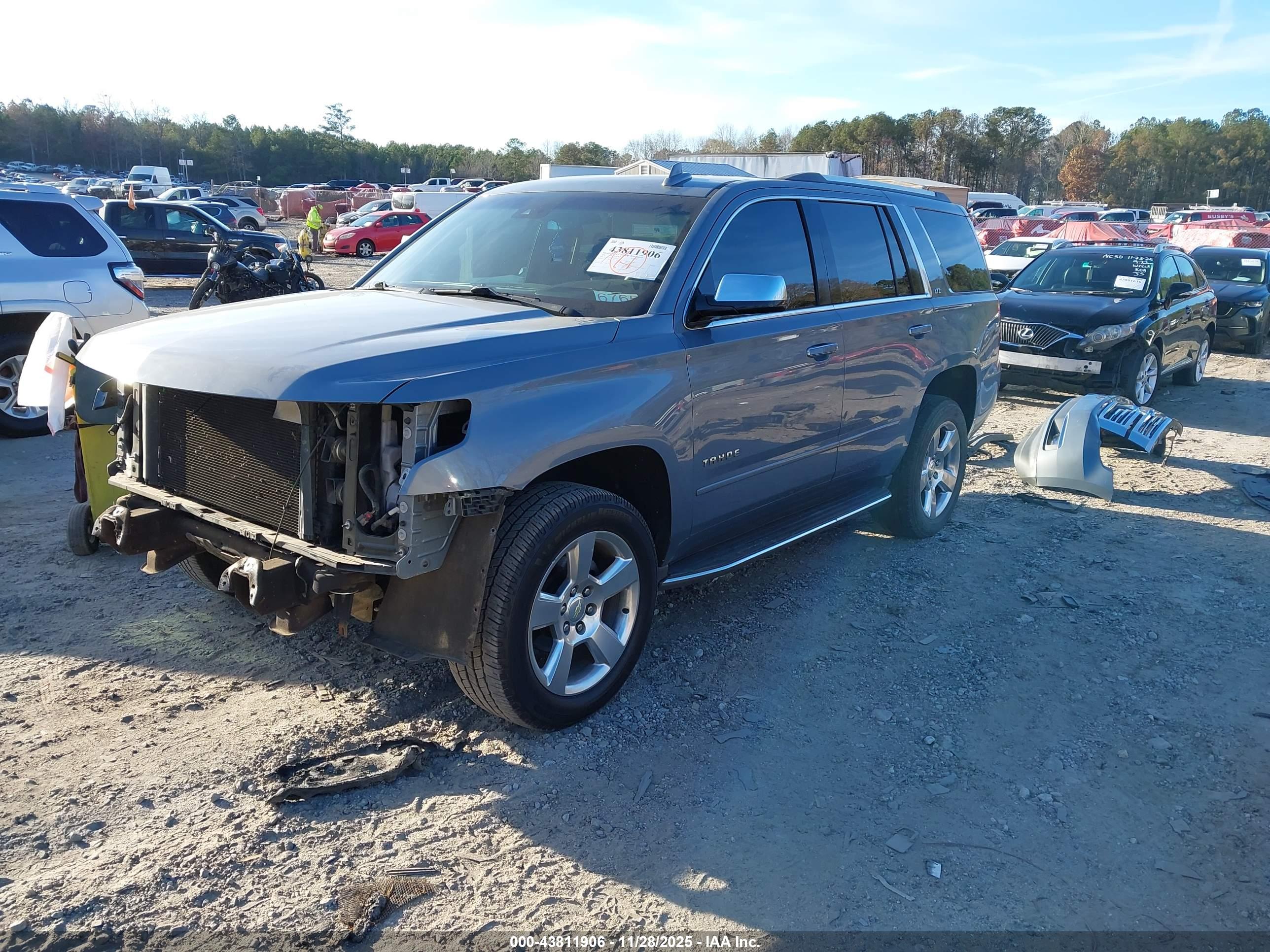CHEVROLET TAHOE image 2