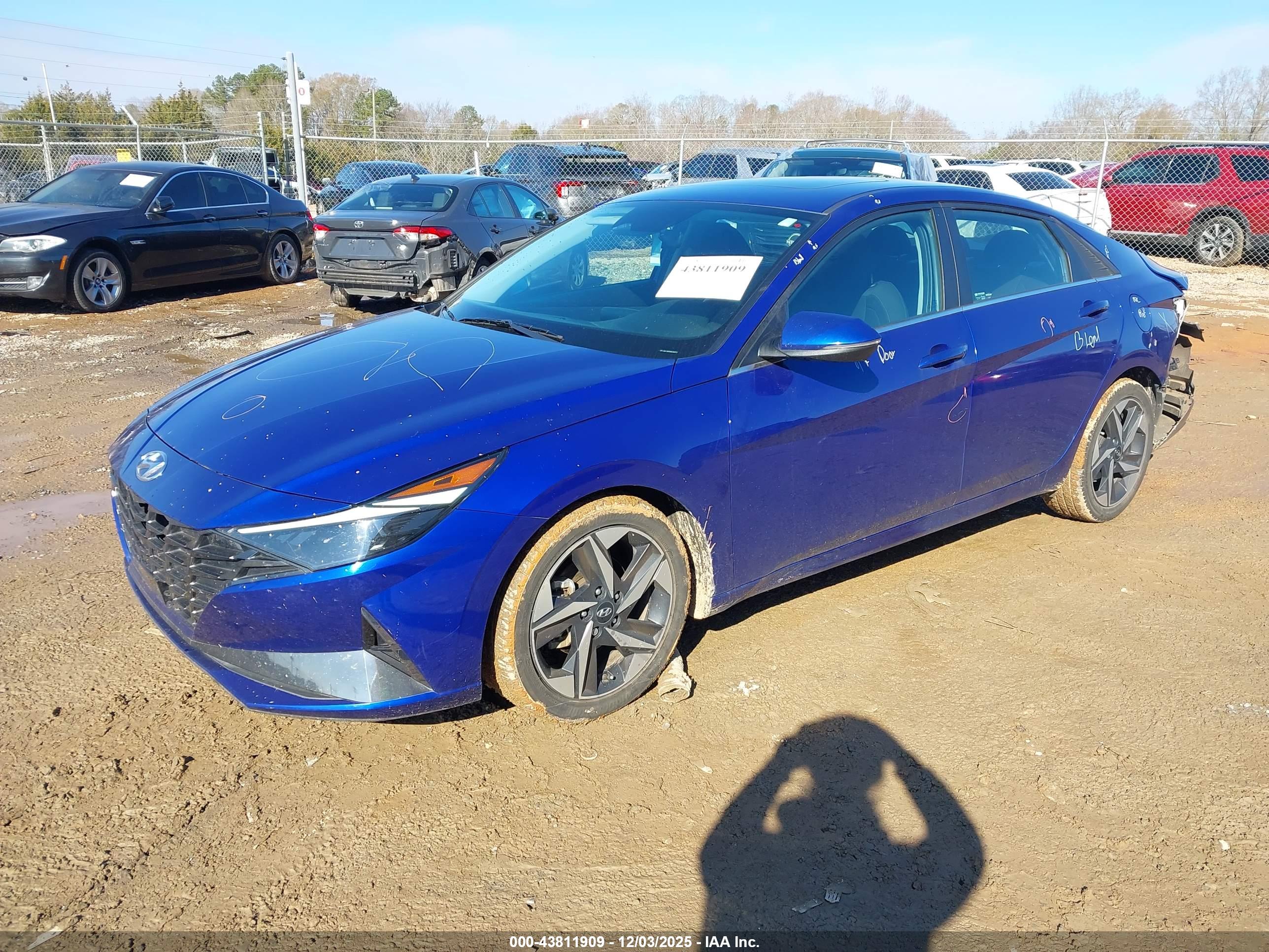 HYUNDAI ELANTRA image 2