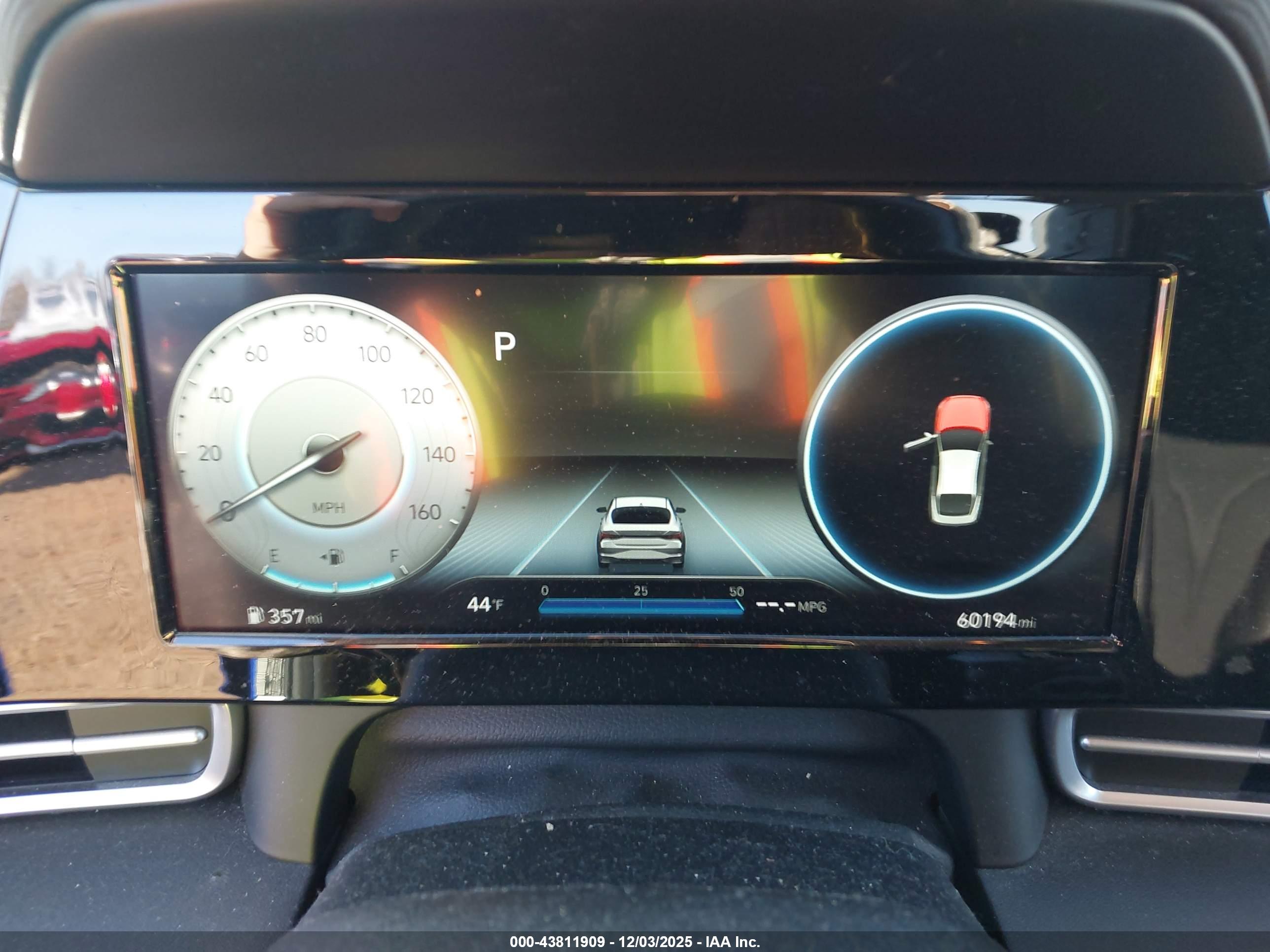 HYUNDAI ELANTRA image 7