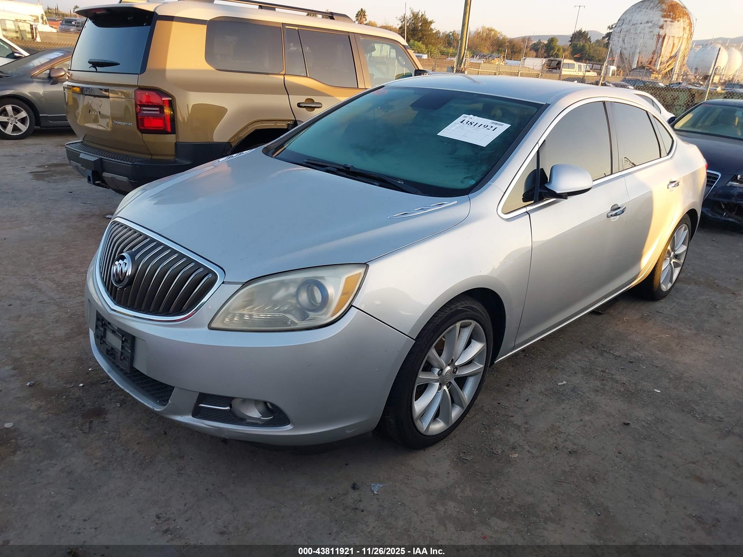 BUICK VERANO image 2