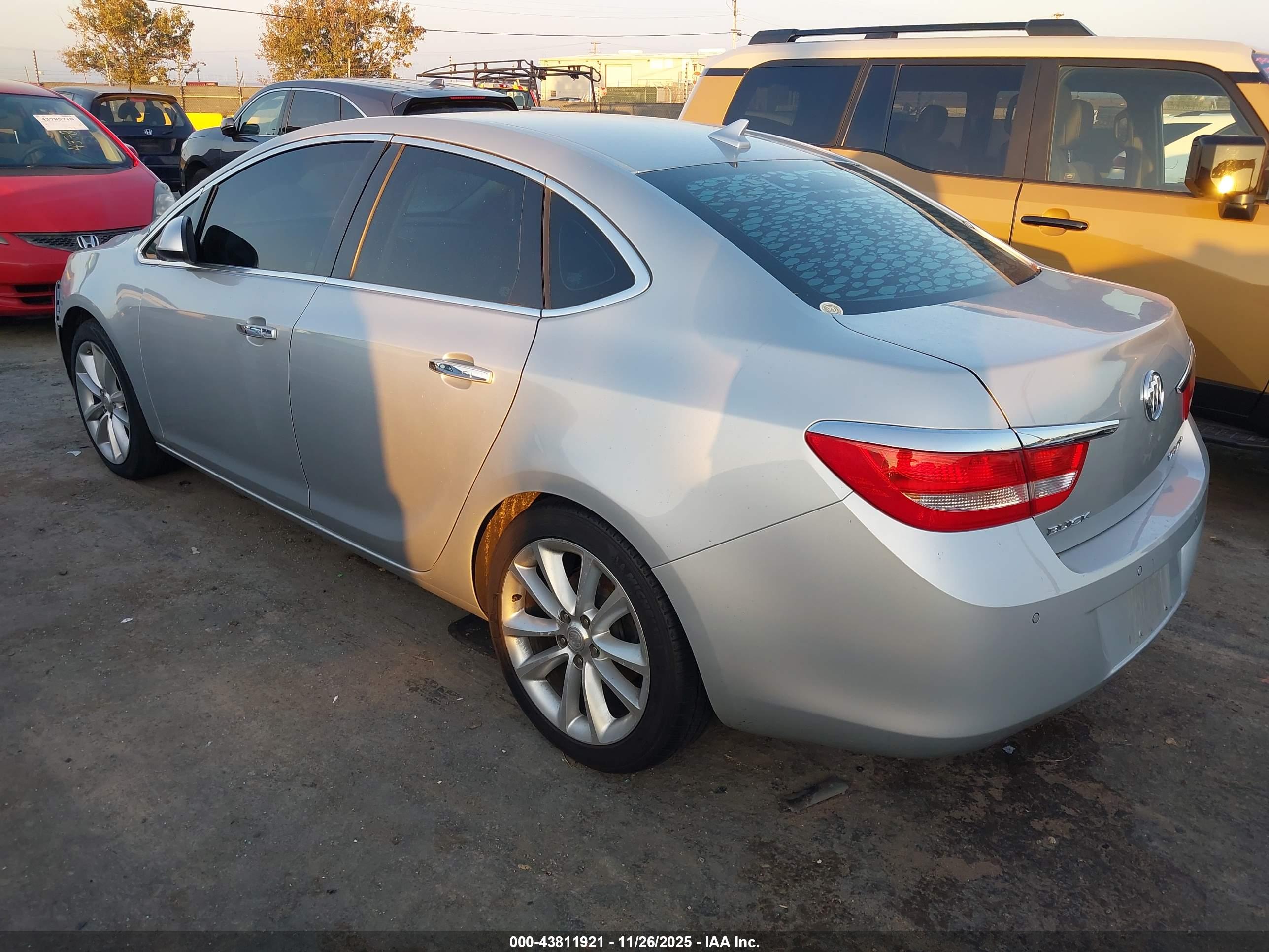 BUICK VERANO image 3
