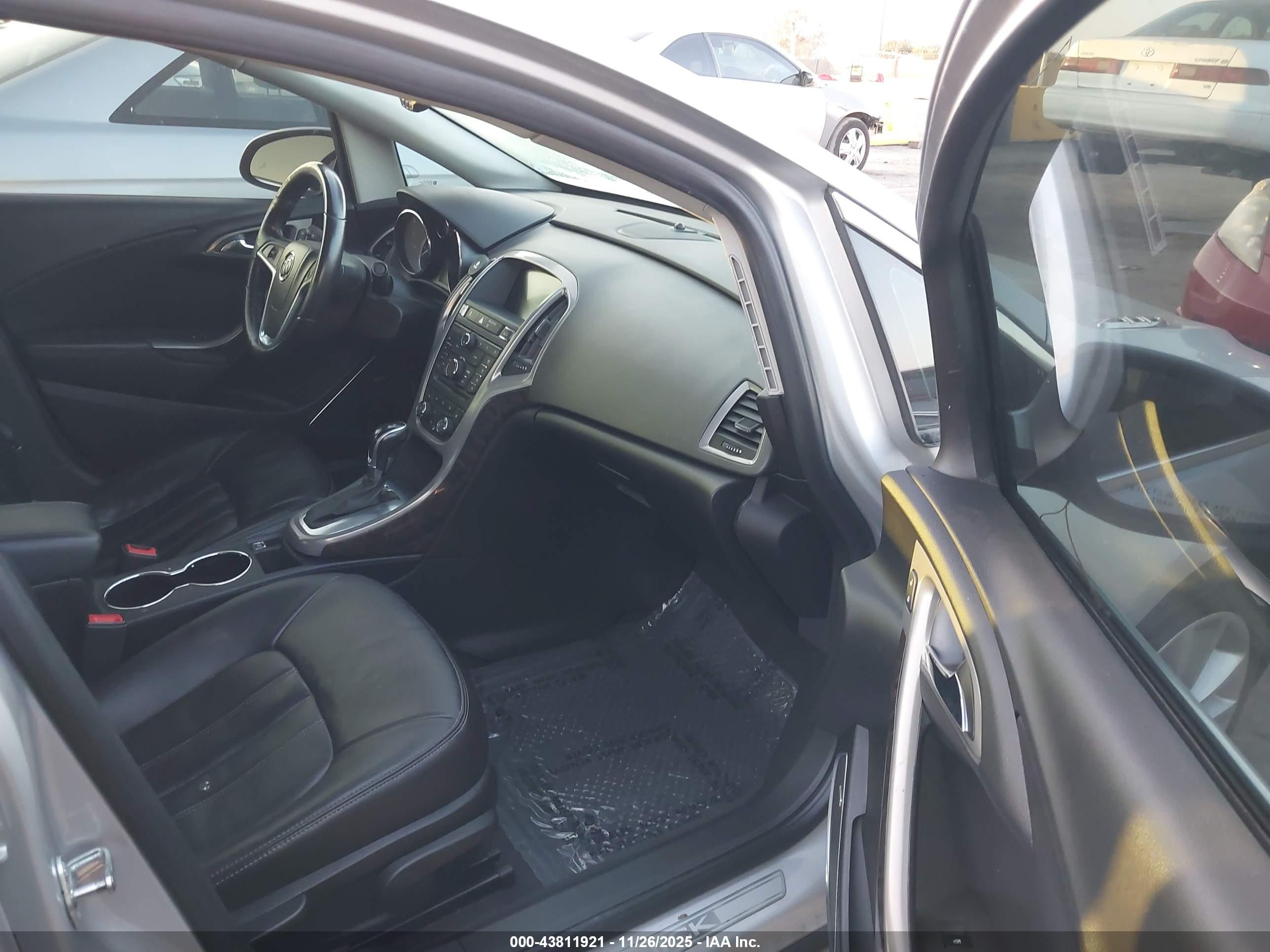 BUICK VERANO image 5