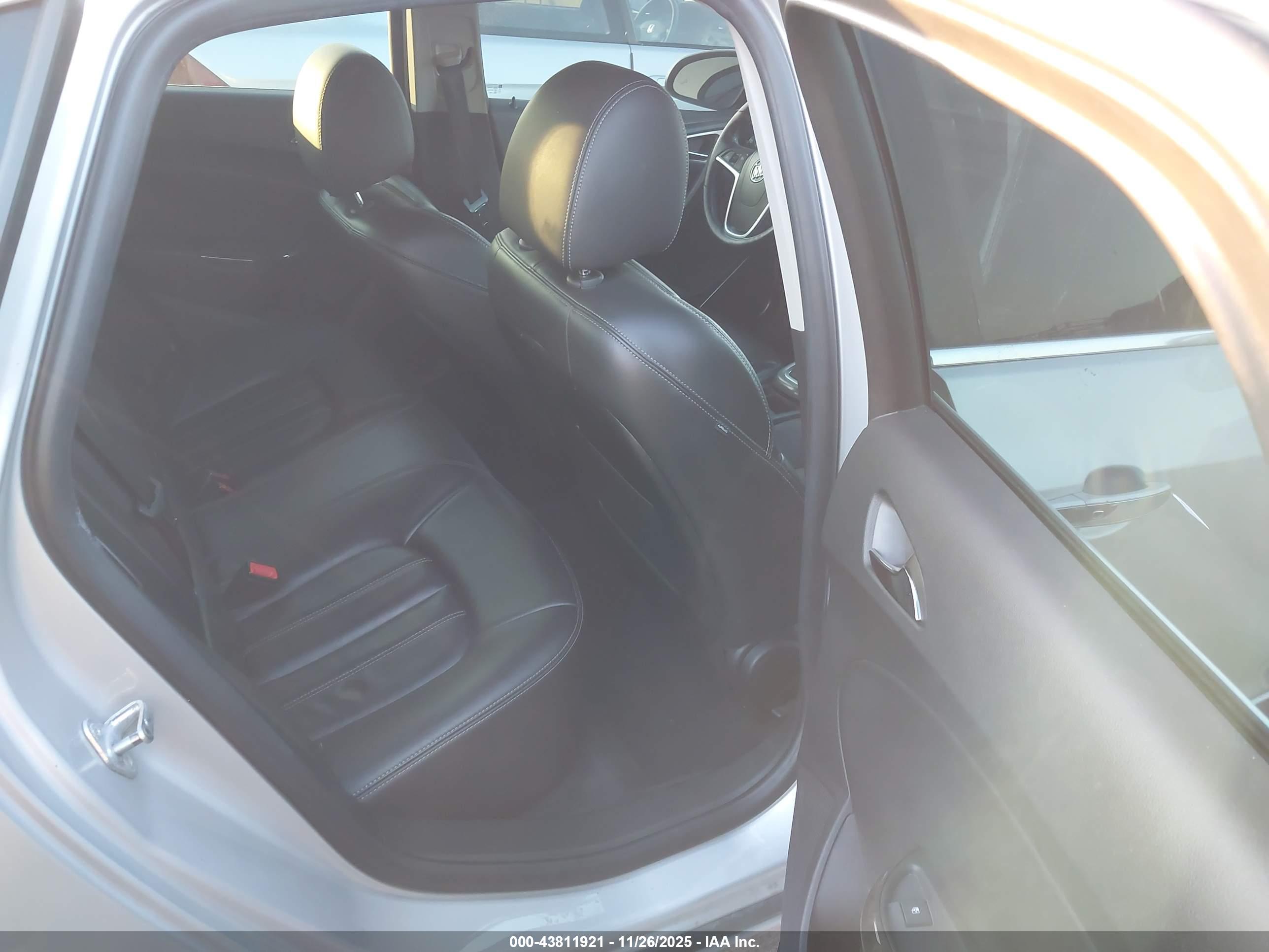 BUICK VERANO image 8