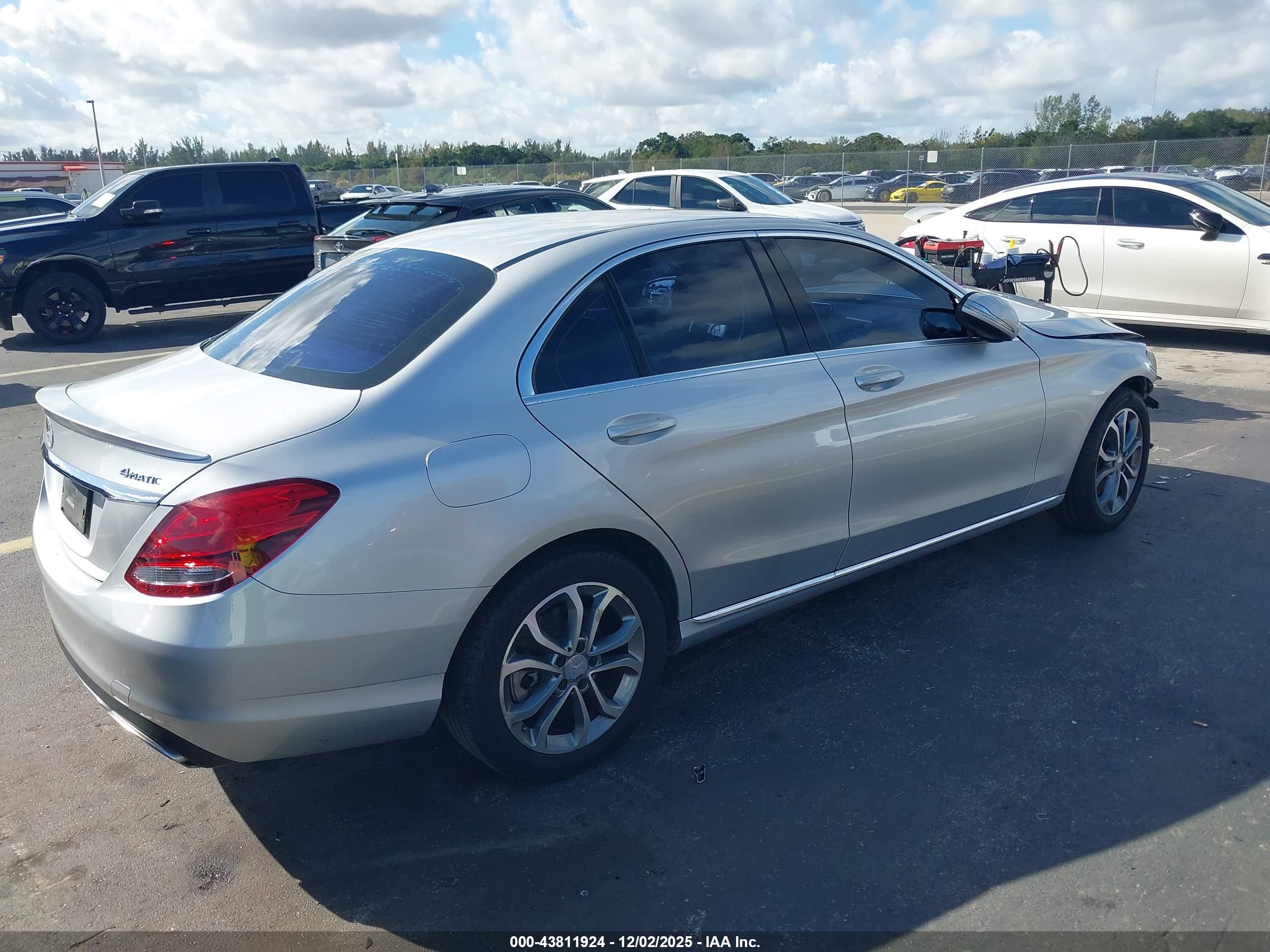 MERCEDES-BENZ C image 4