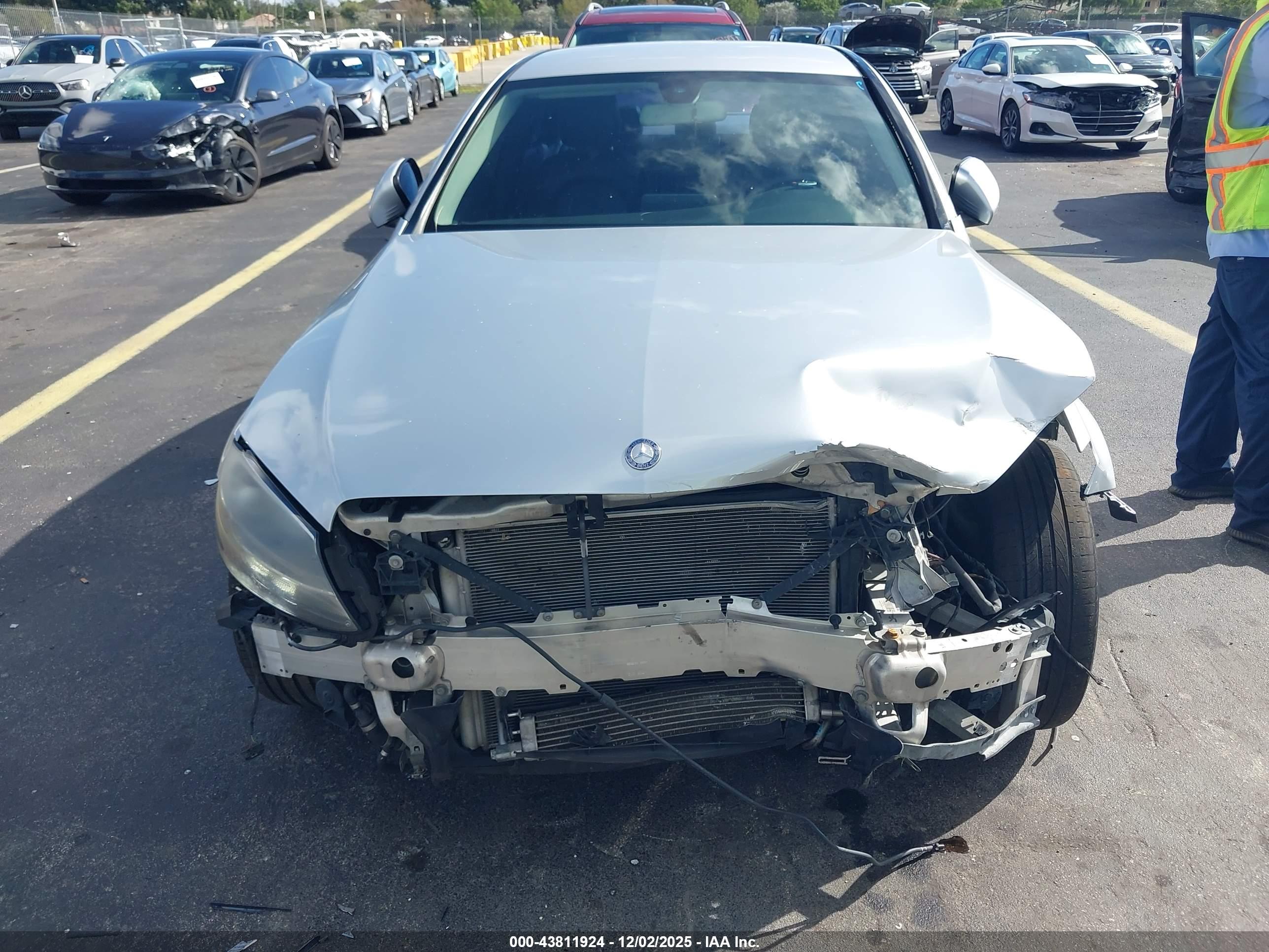 MERCEDES-BENZ C image 6