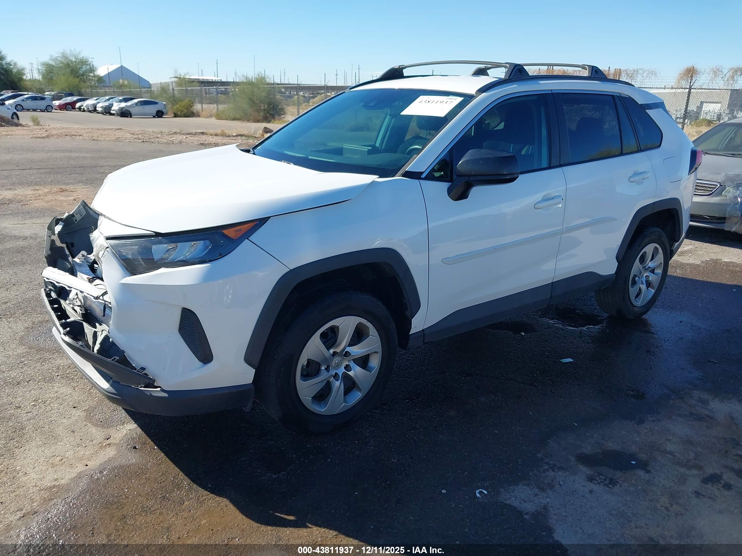 TOYOTA RAV4 image 2