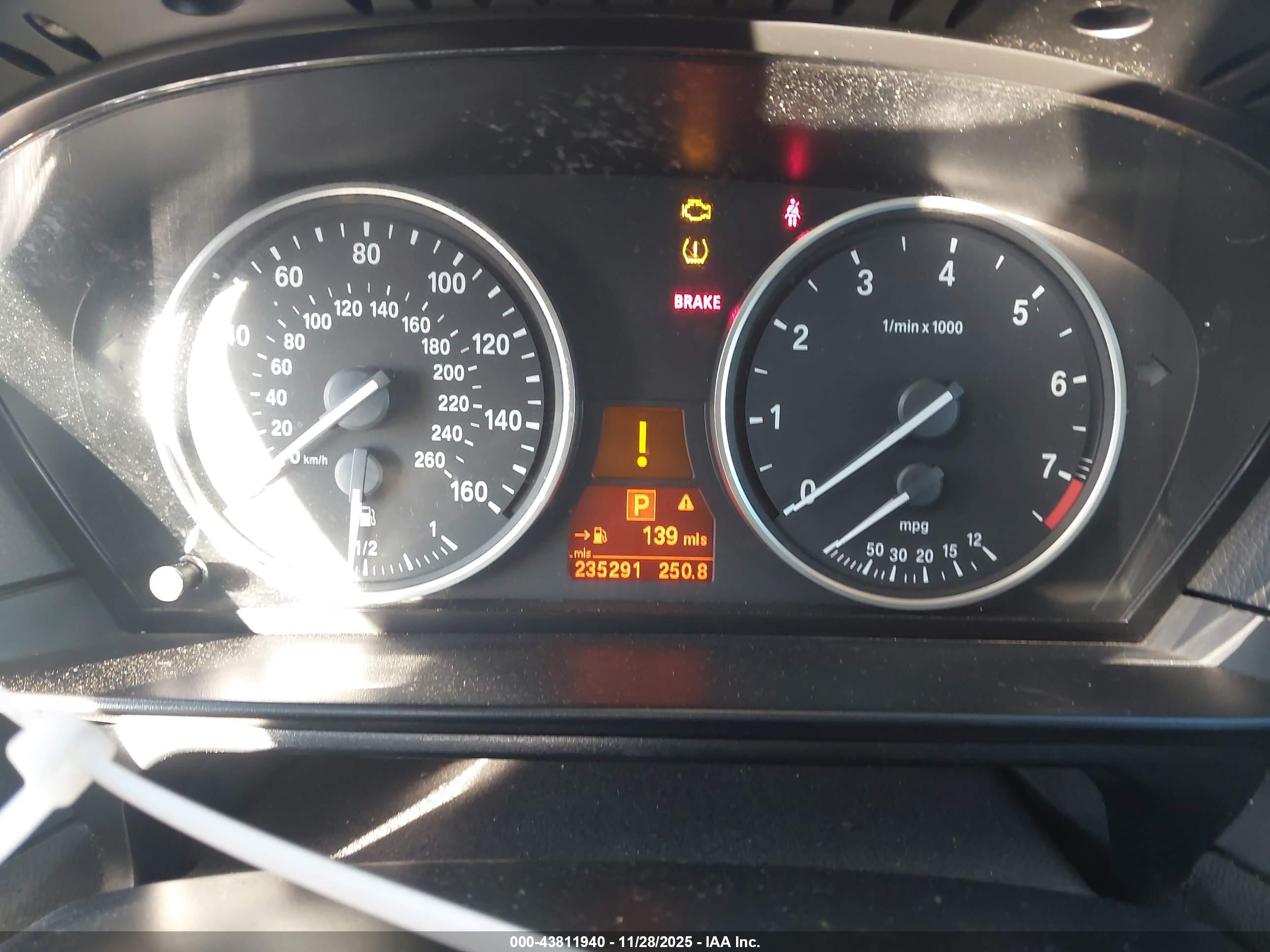 BMW 528I image 7