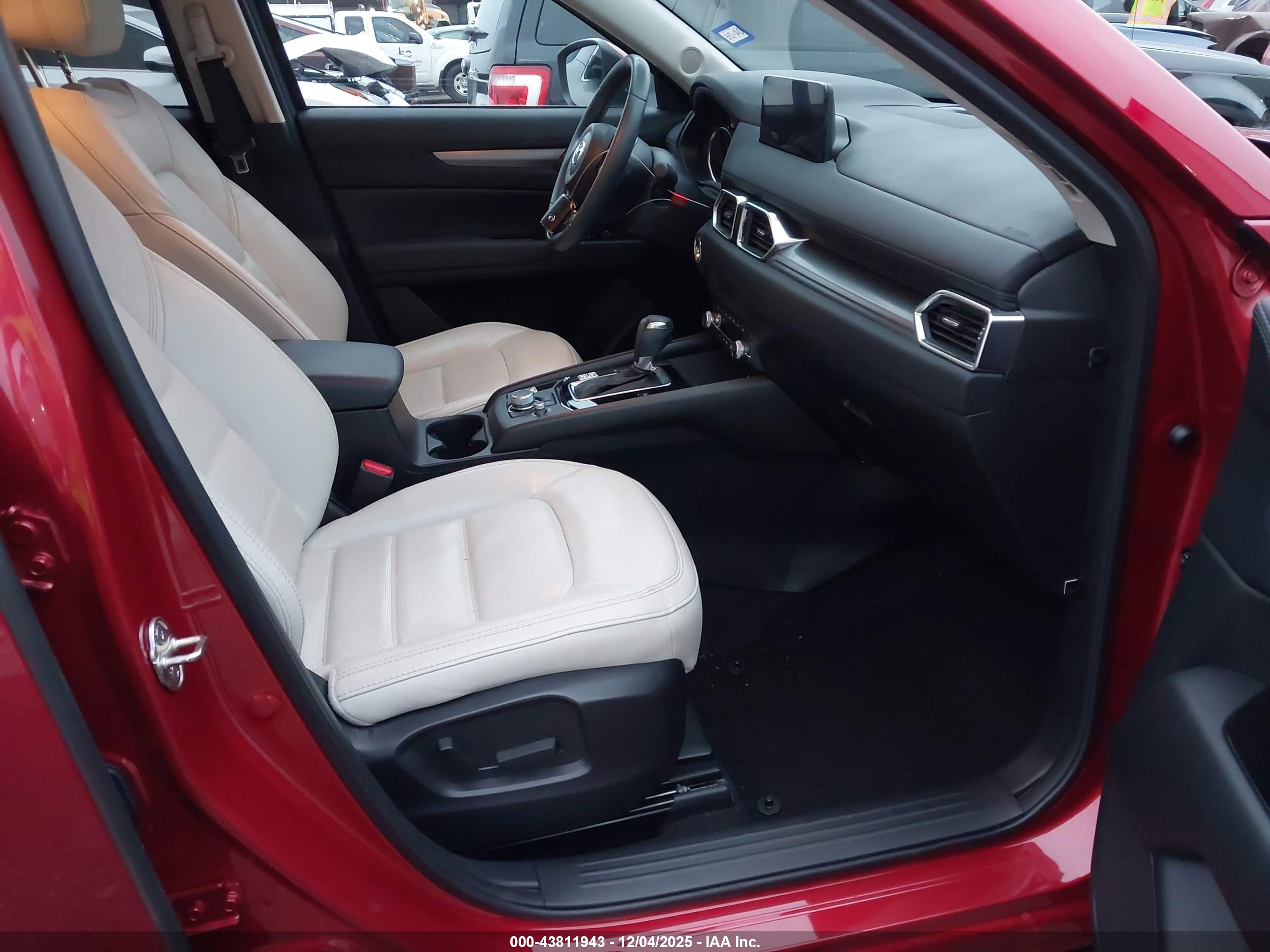 MAZDA CX-5 image 5