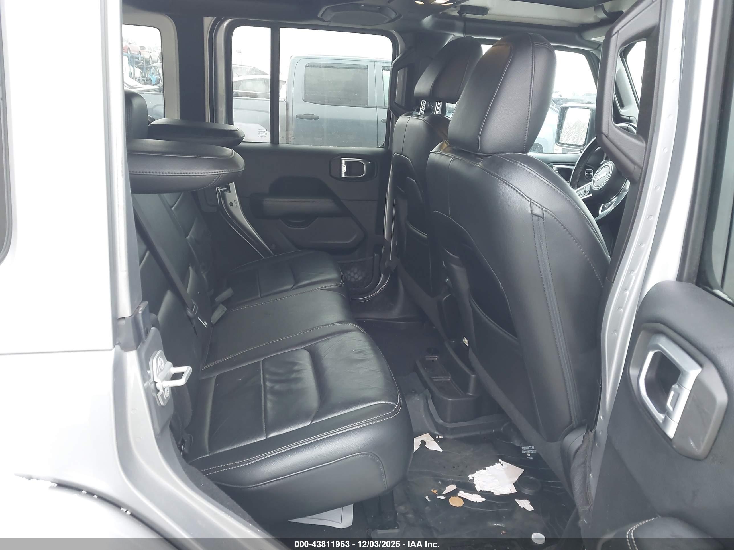 JEEP WRANGLER image 8