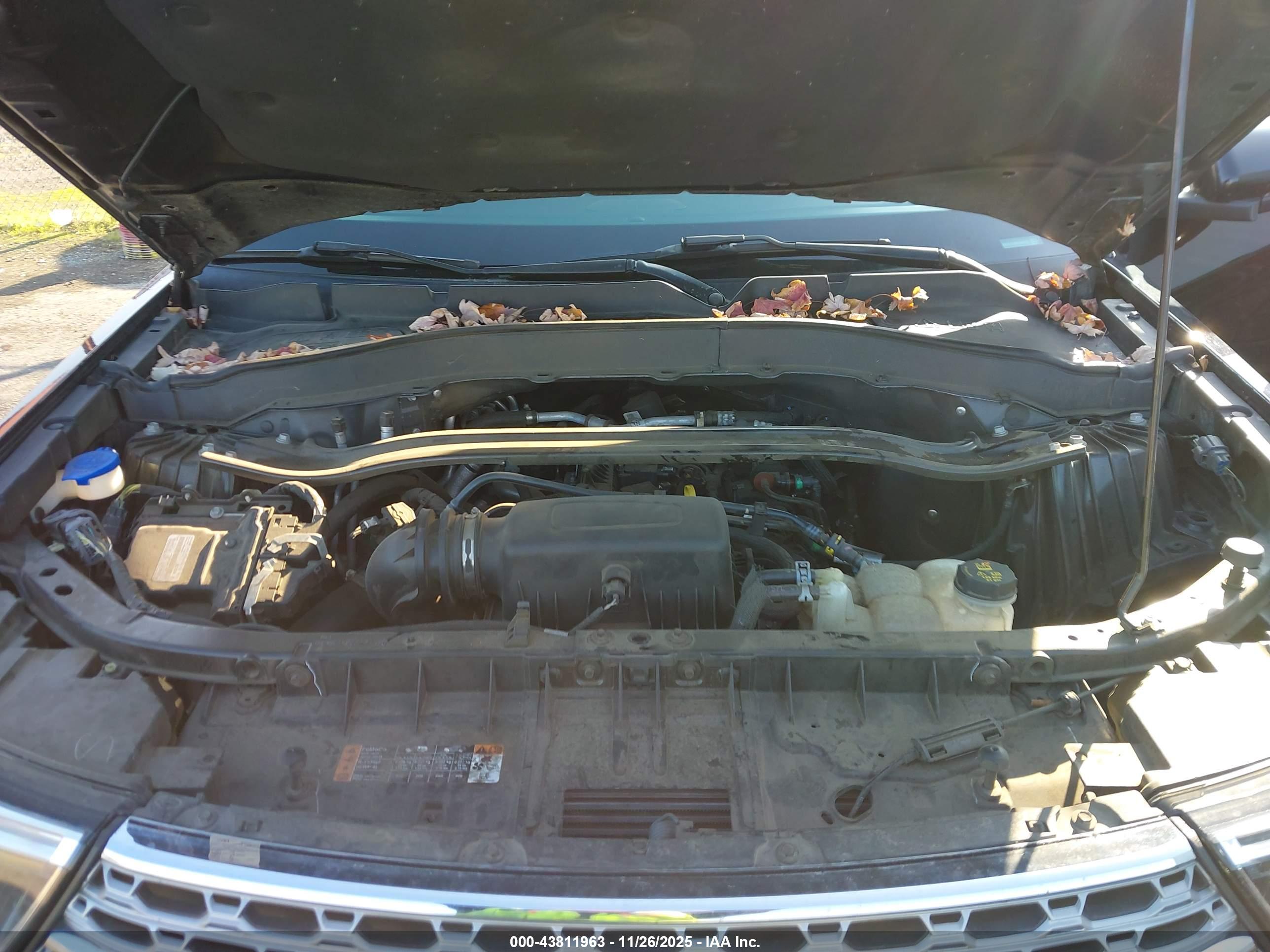 FORD EXPLORER image 10