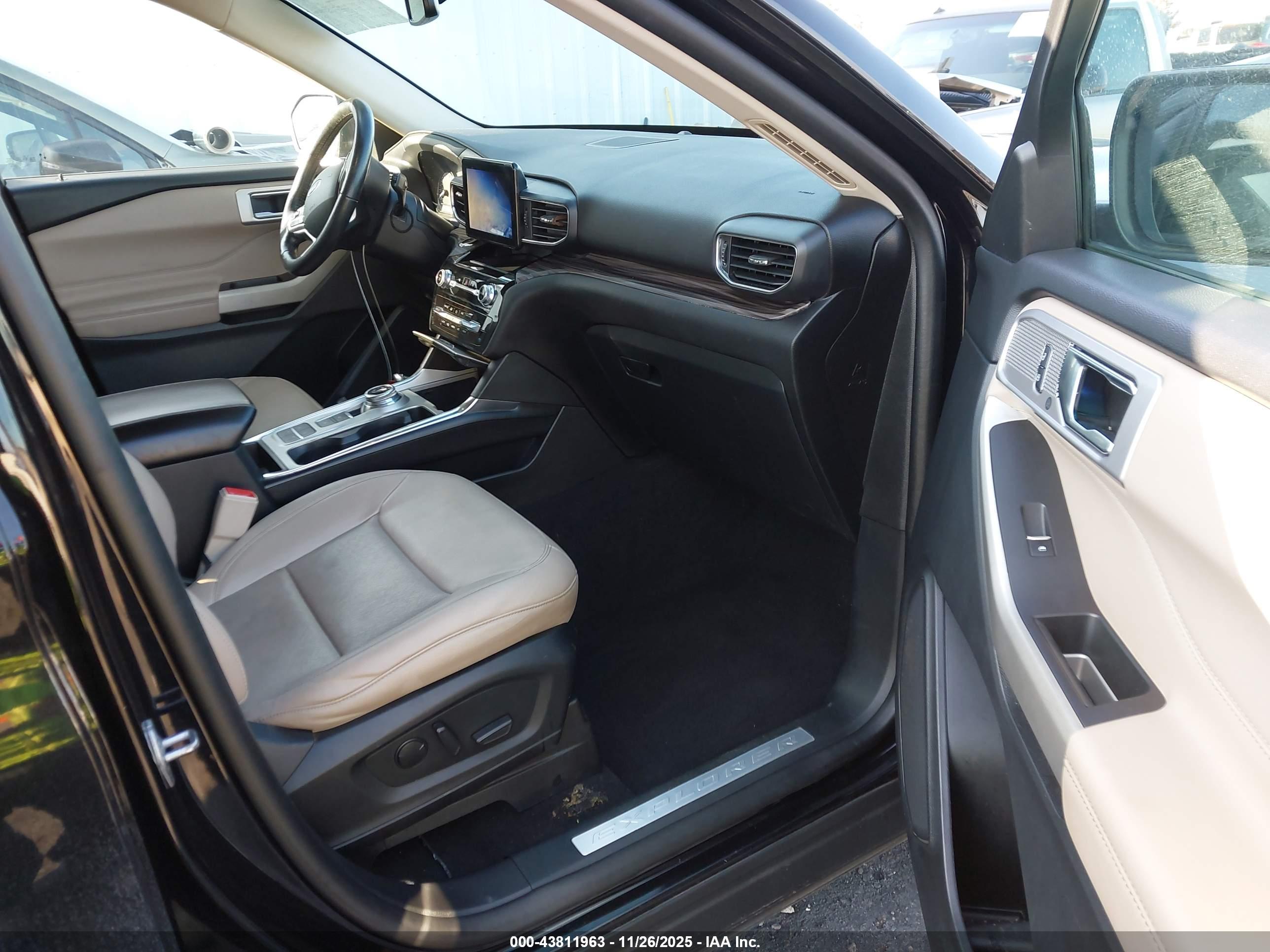FORD EXPLORER image 5
