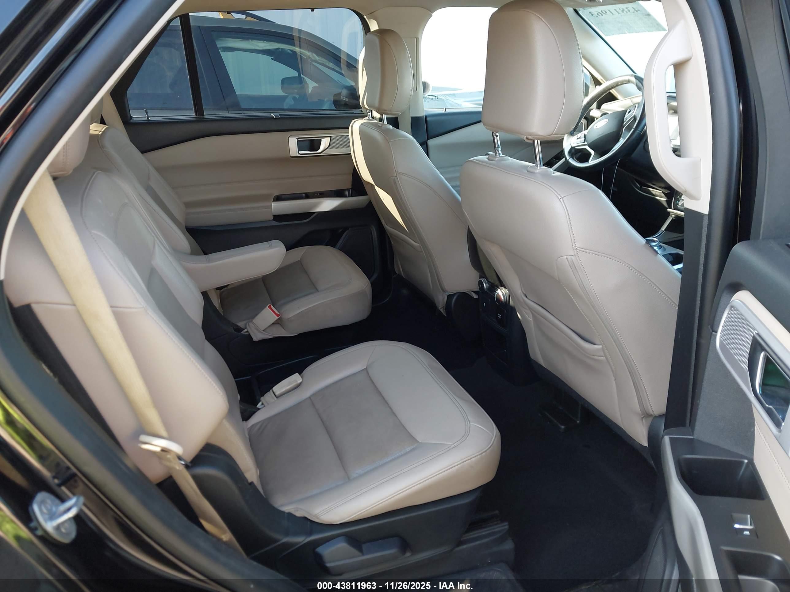 FORD EXPLORER image 8
