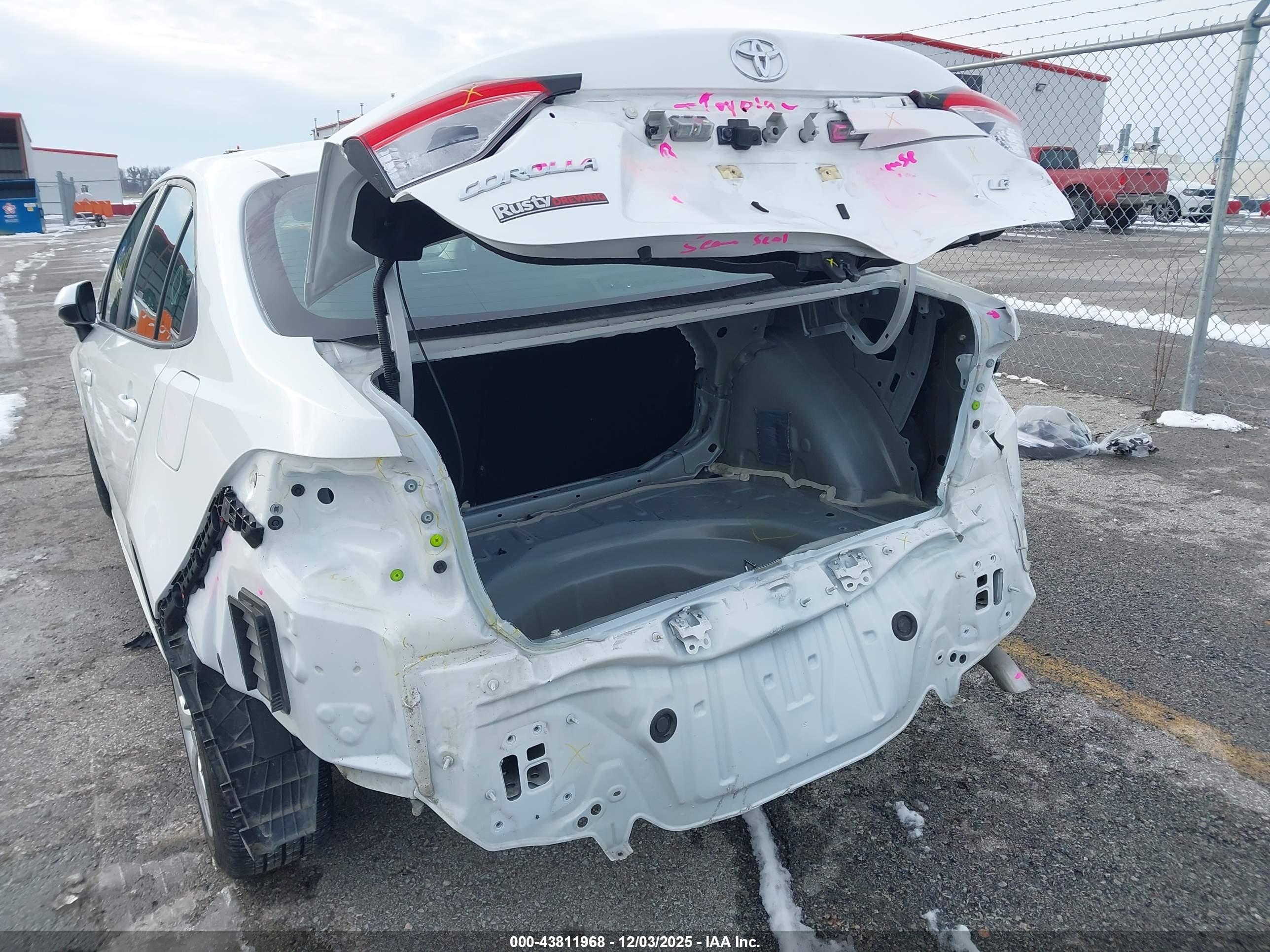 TOYOTA COROLLA image 6