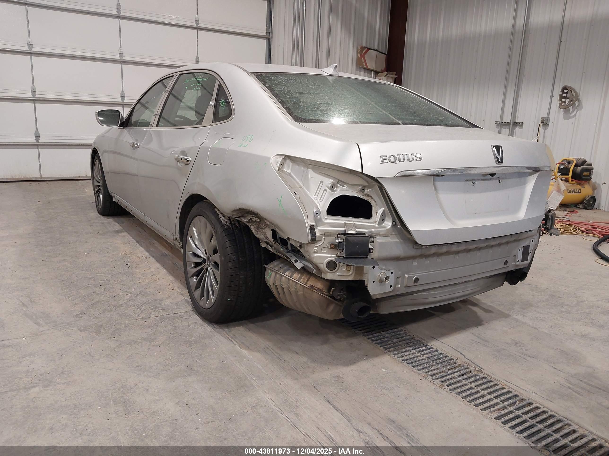 HYUNDAI EQUUS image 6