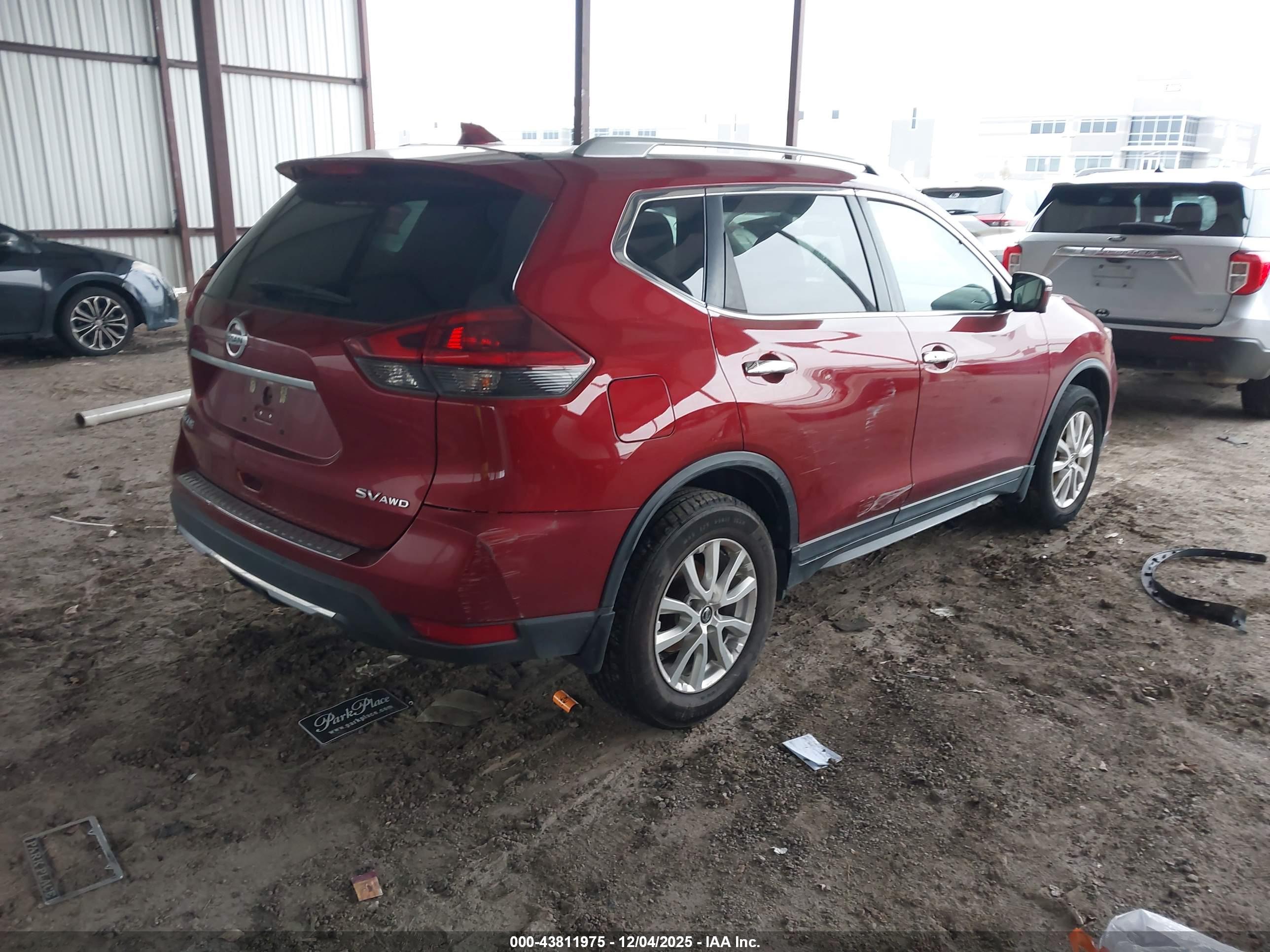 NISSAN ROGUE image 4