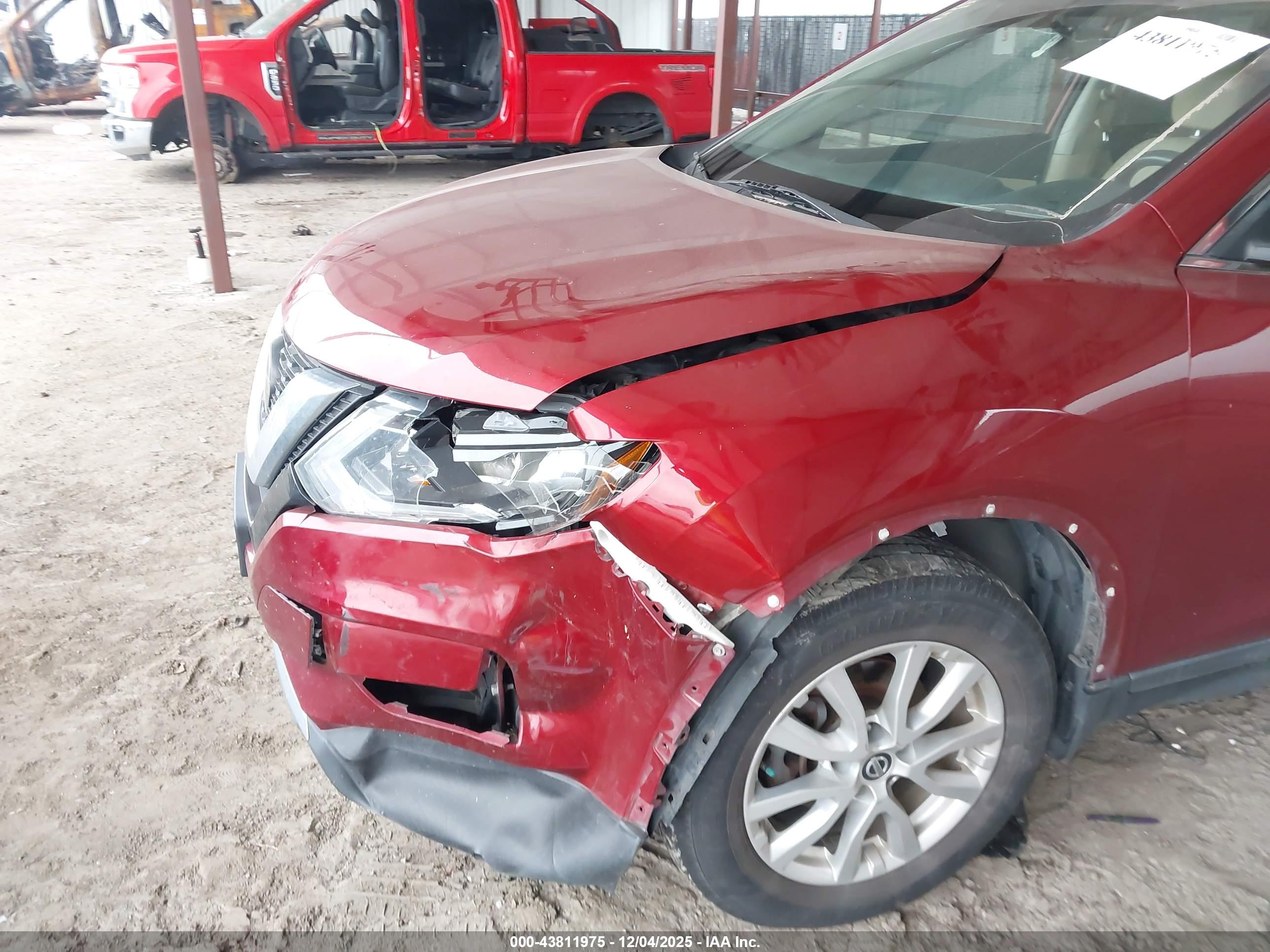 NISSAN ROGUE image 6