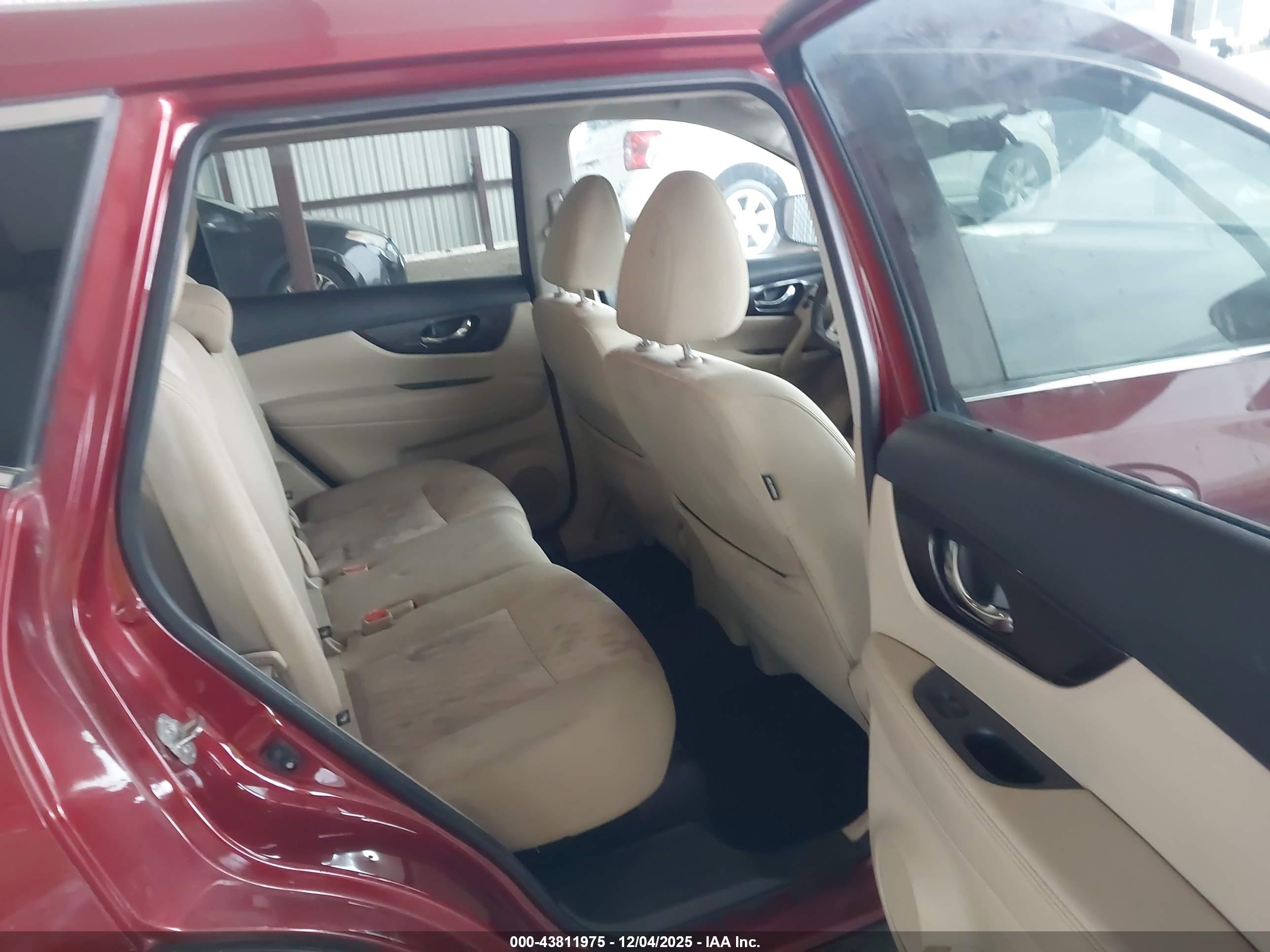 NISSAN ROGUE image 8