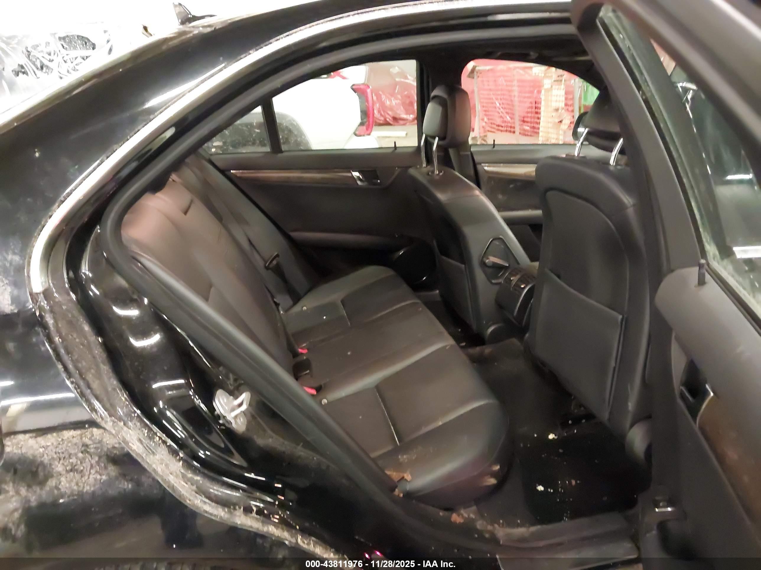 MERCEDES-BENZ C image 8