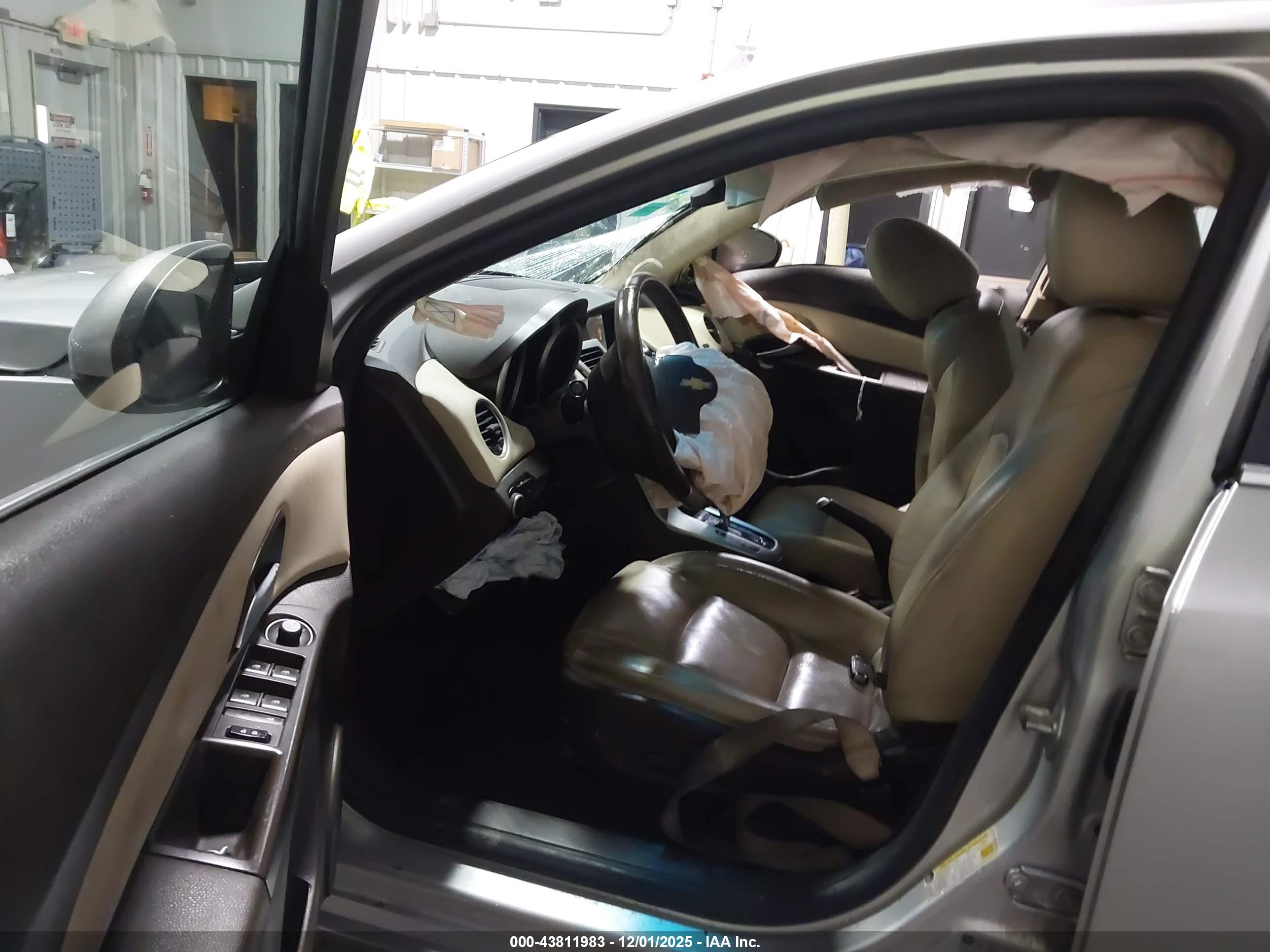 CHEVROLET CRUZE image 5