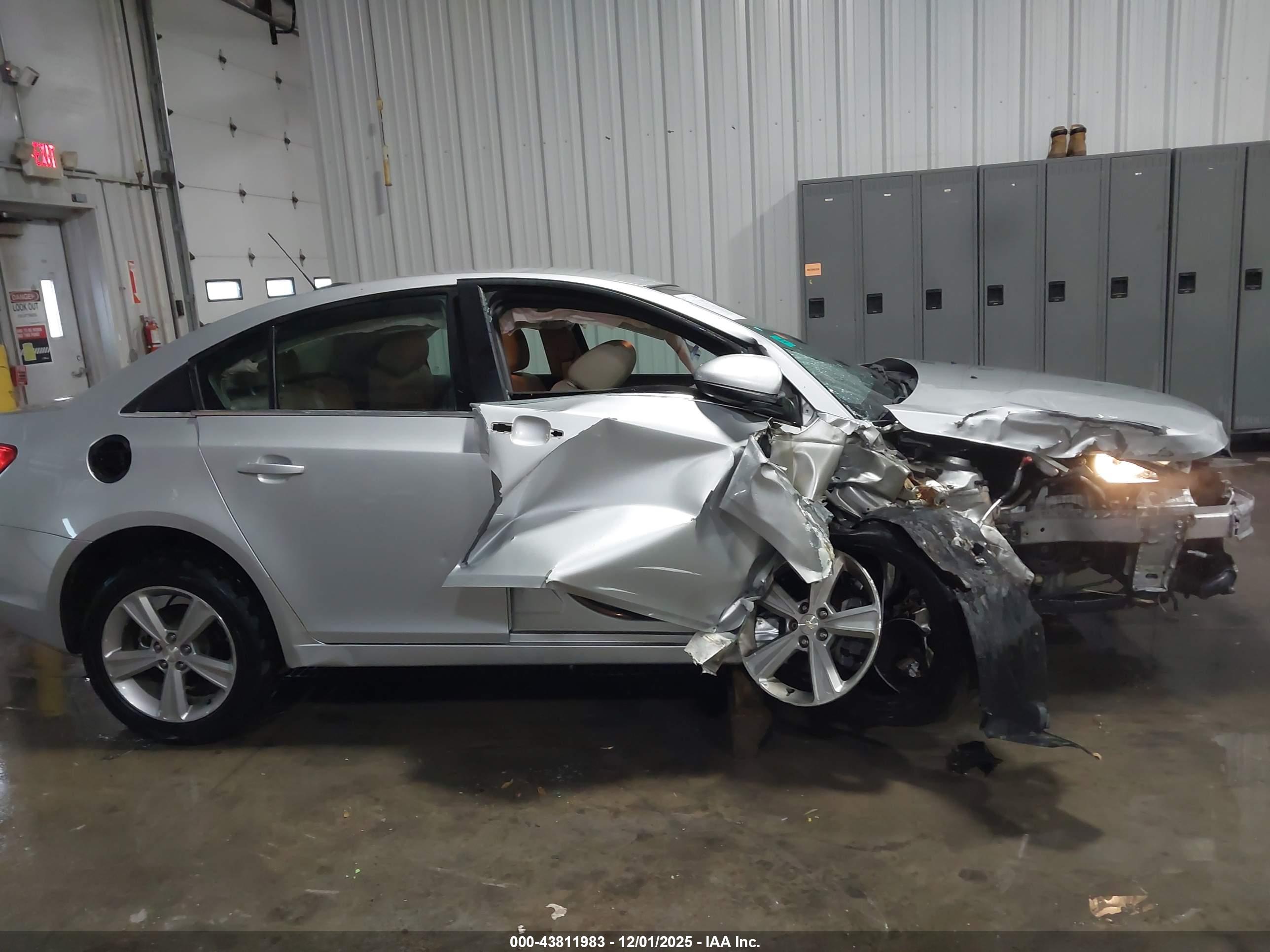 CHEVROLET CRUZE image 6
