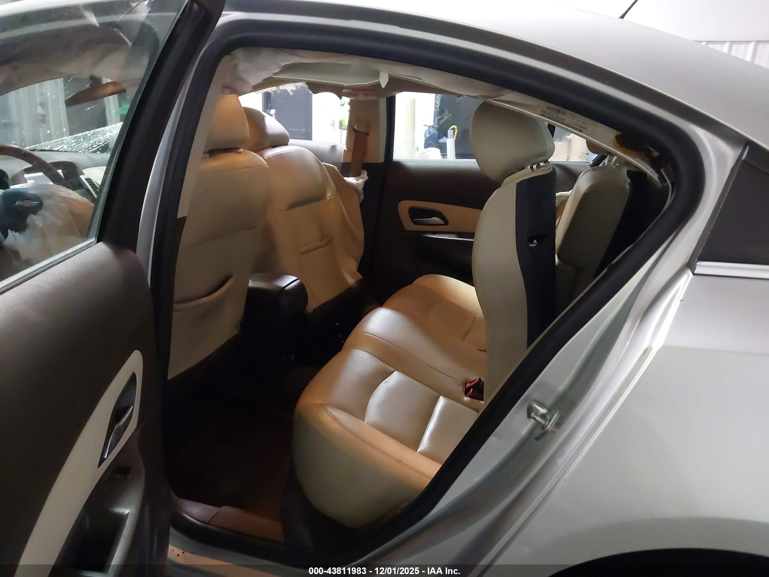 CHEVROLET CRUZE image 8
