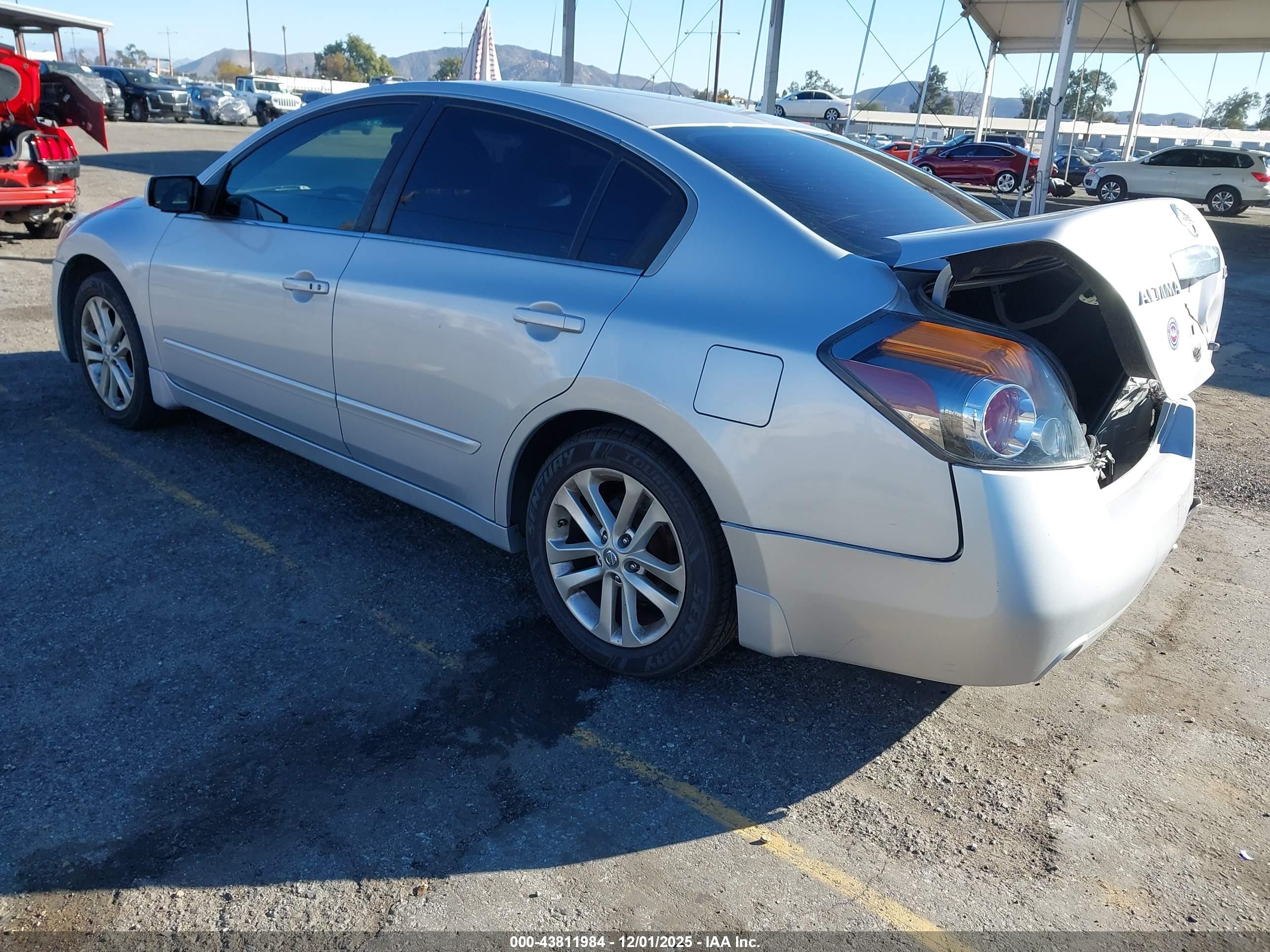 NISSAN ALTIMA image 3
