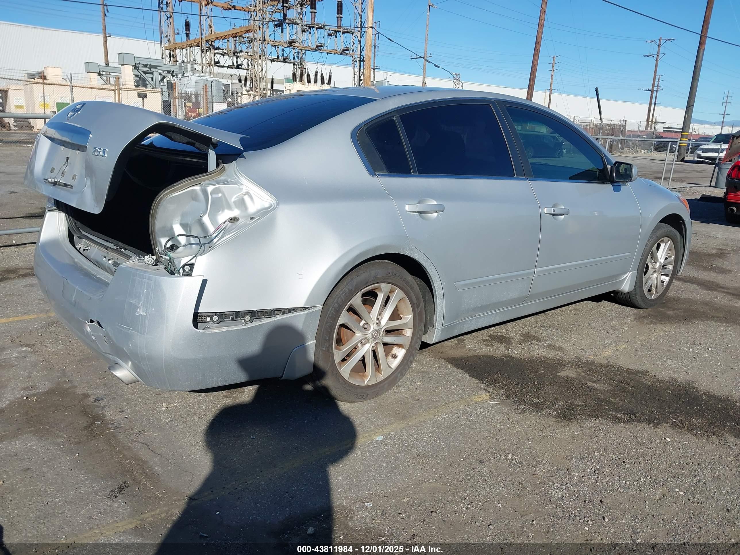 NISSAN ALTIMA image 4