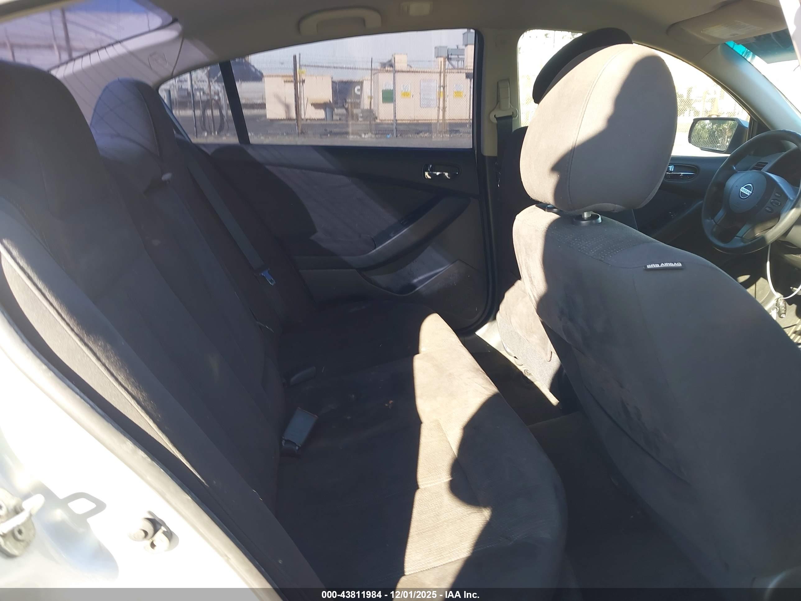 NISSAN ALTIMA image 8