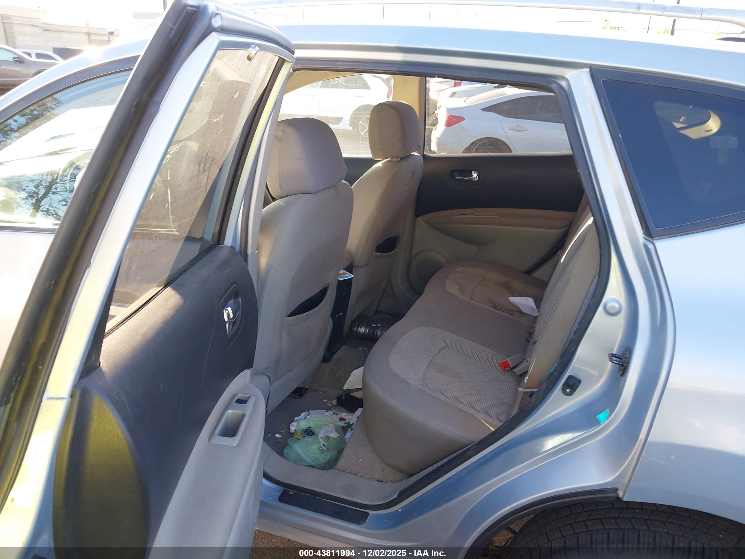 NISSAN ROGUE image 8