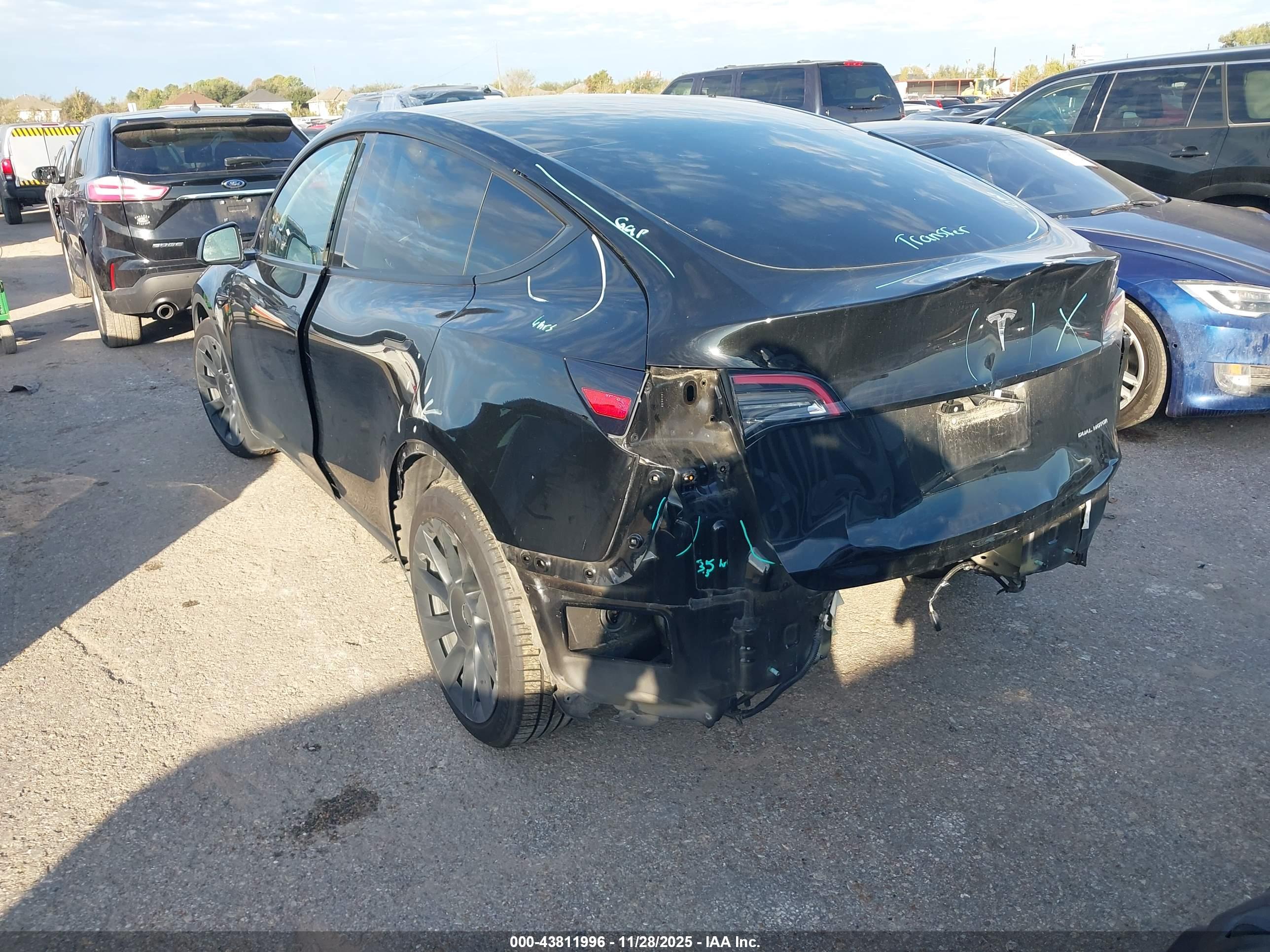 TESLA MODEL image 3