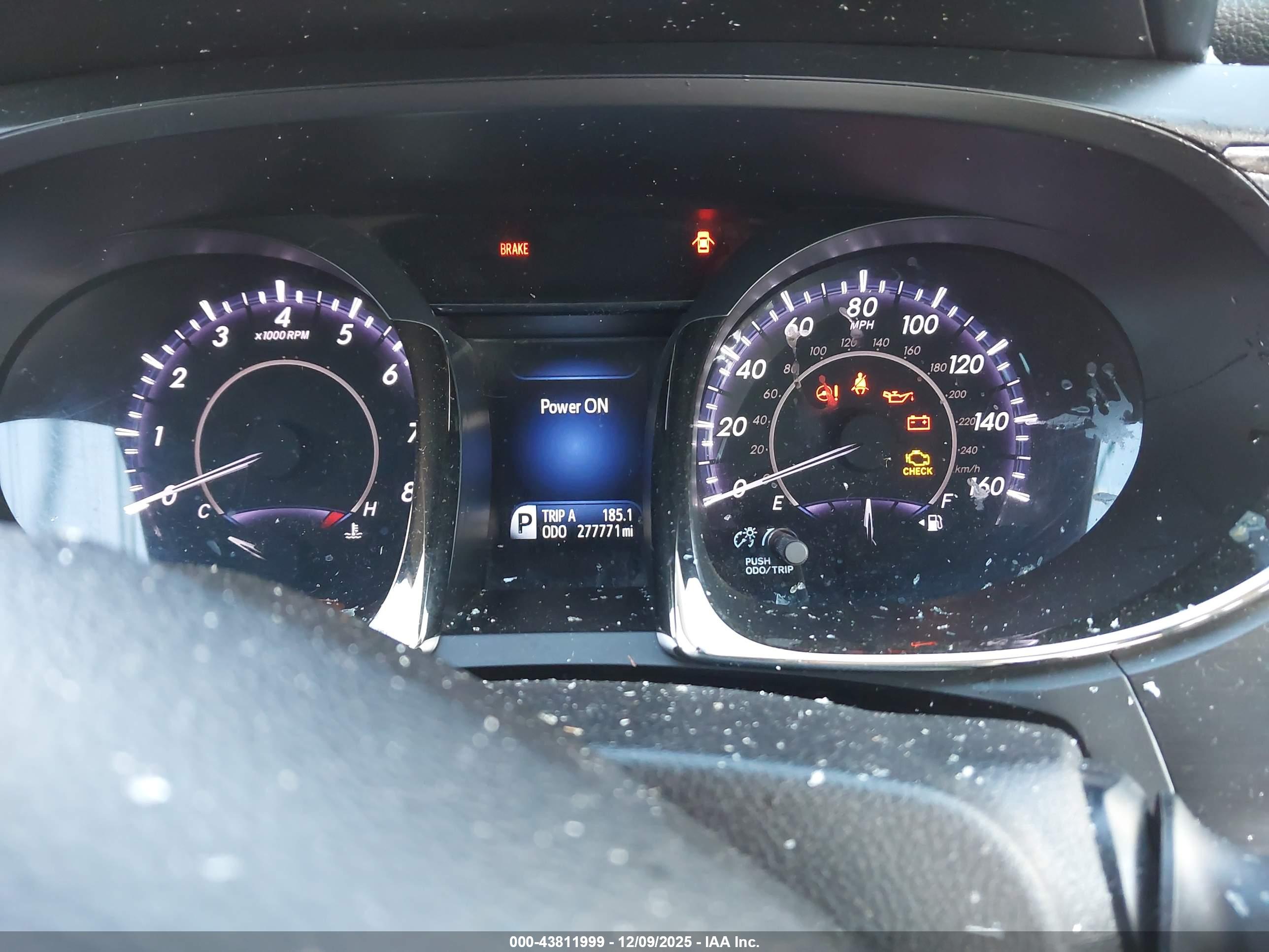 TOYOTA AVALON image 7