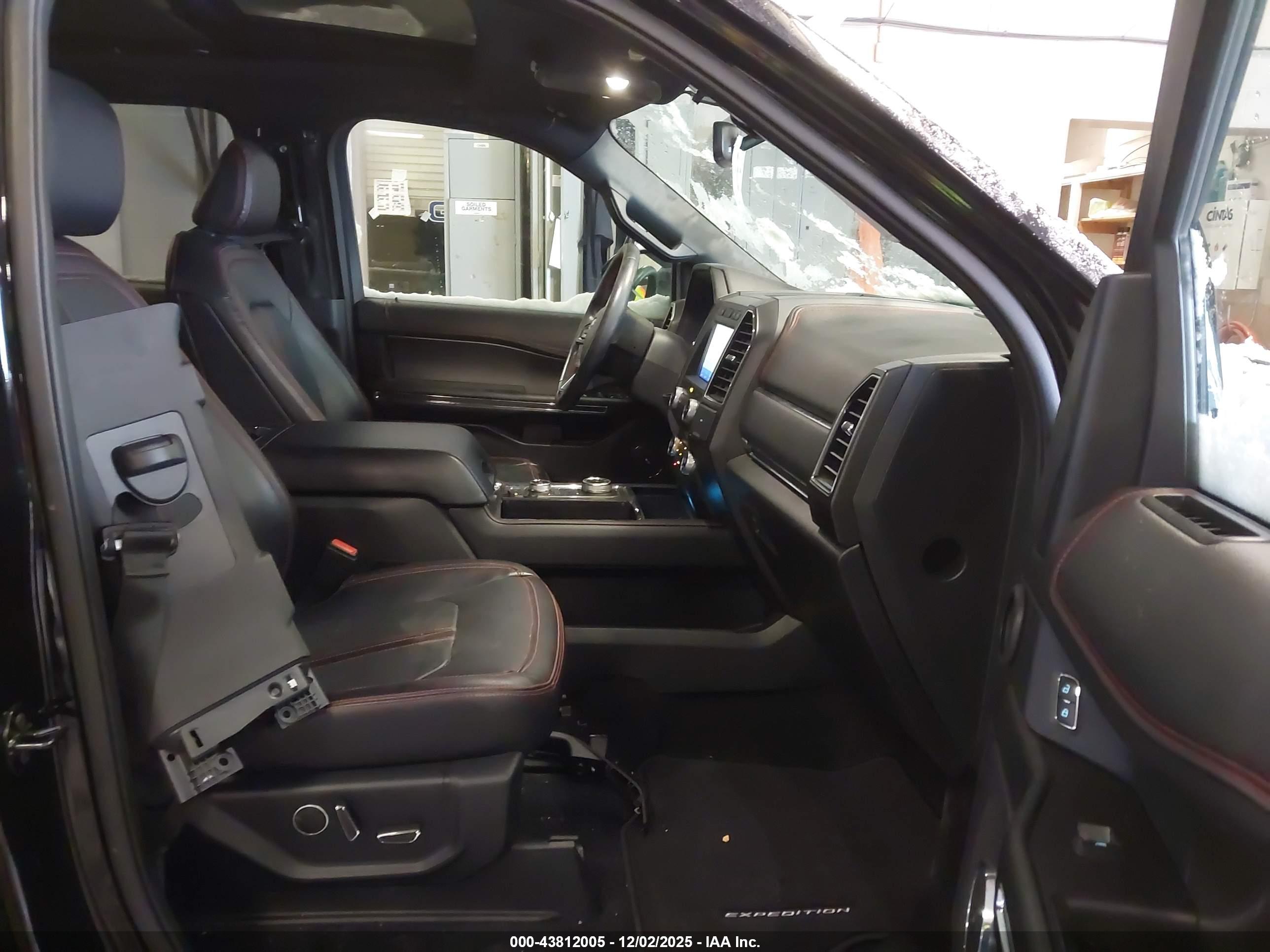FORD EXPEDITION image 5