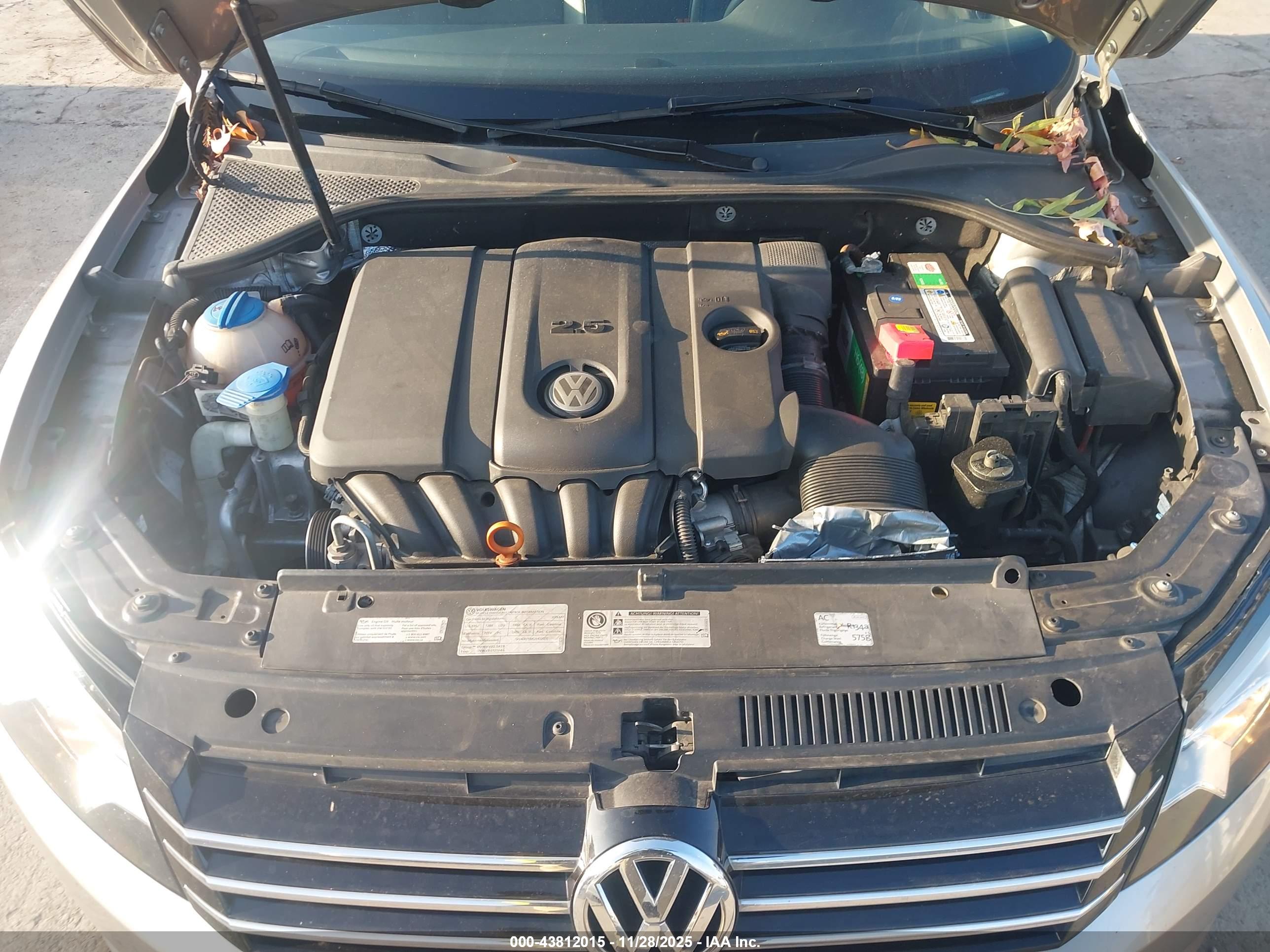 VOLKSWAGEN PASSAT image 10