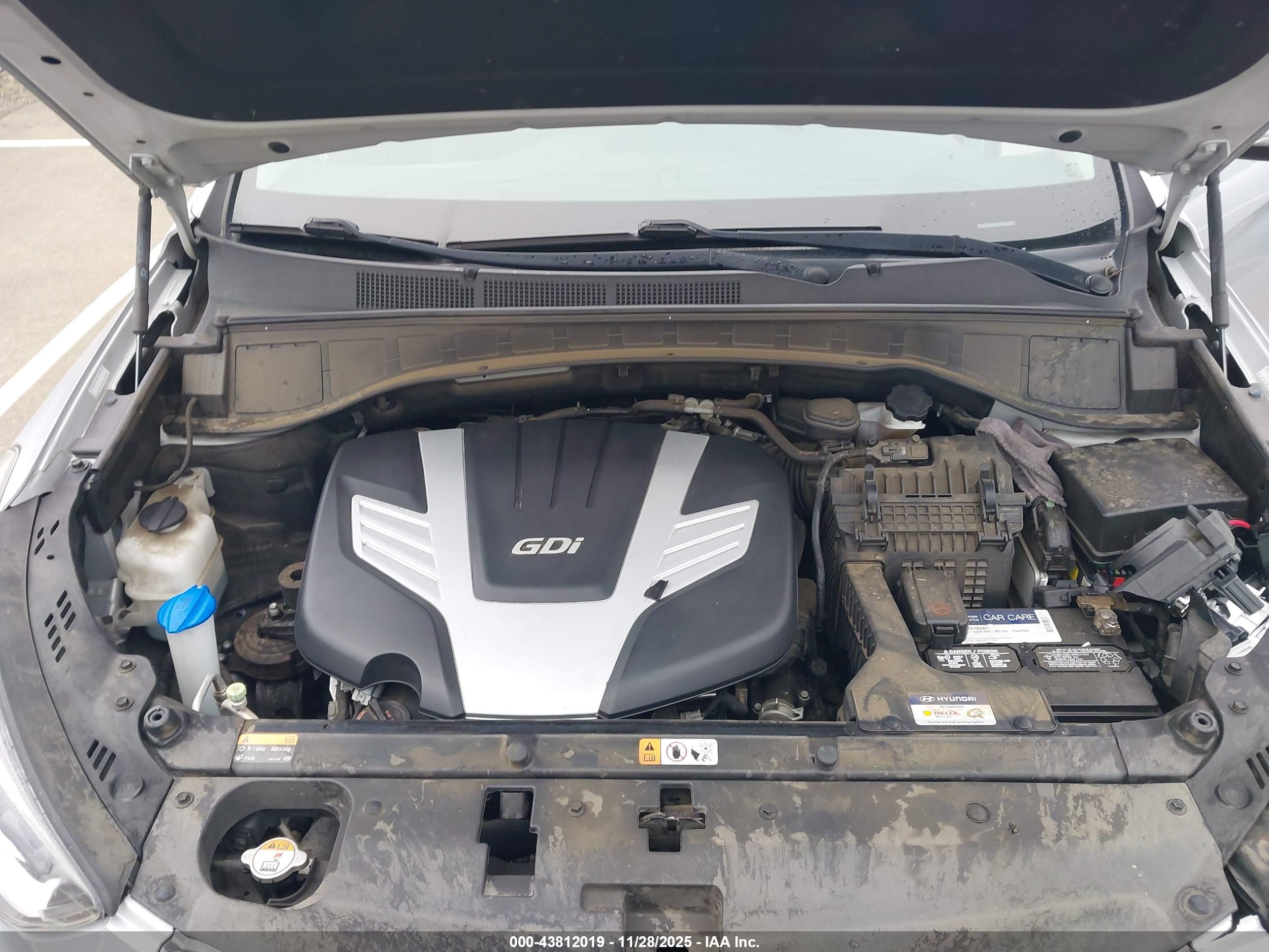 HYUNDAI SANTA image 10