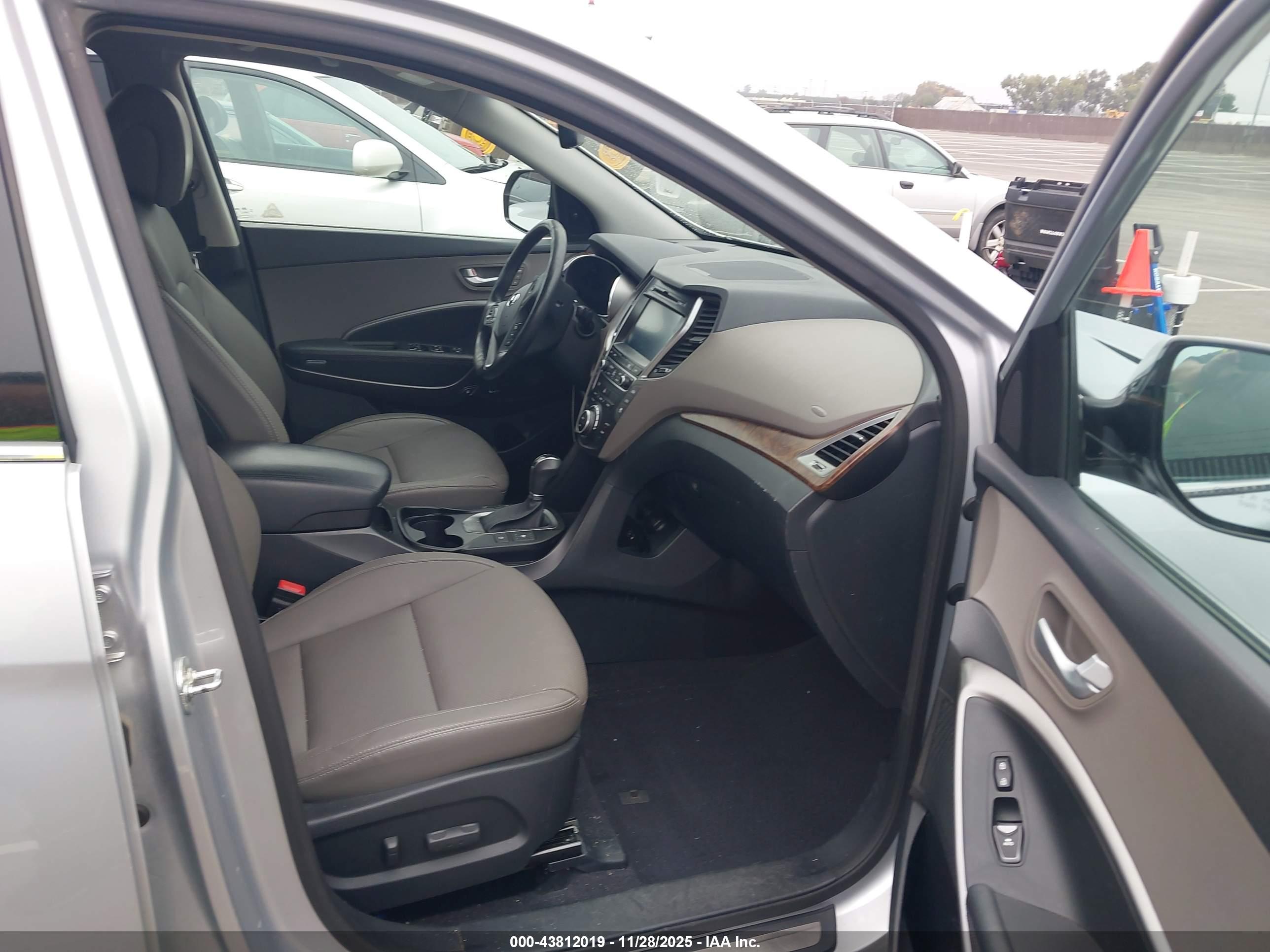 HYUNDAI SANTA image 5