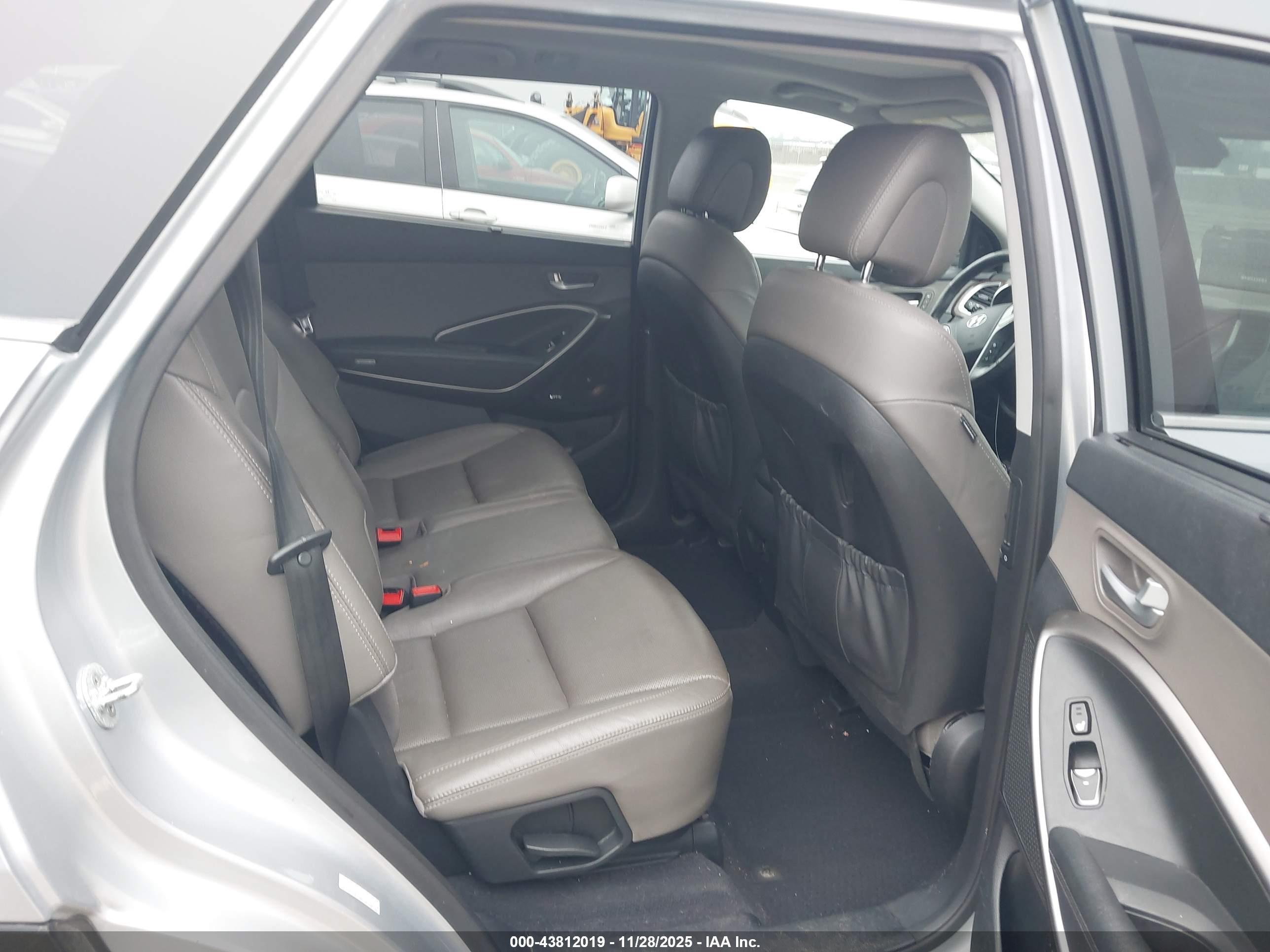 HYUNDAI SANTA image 8