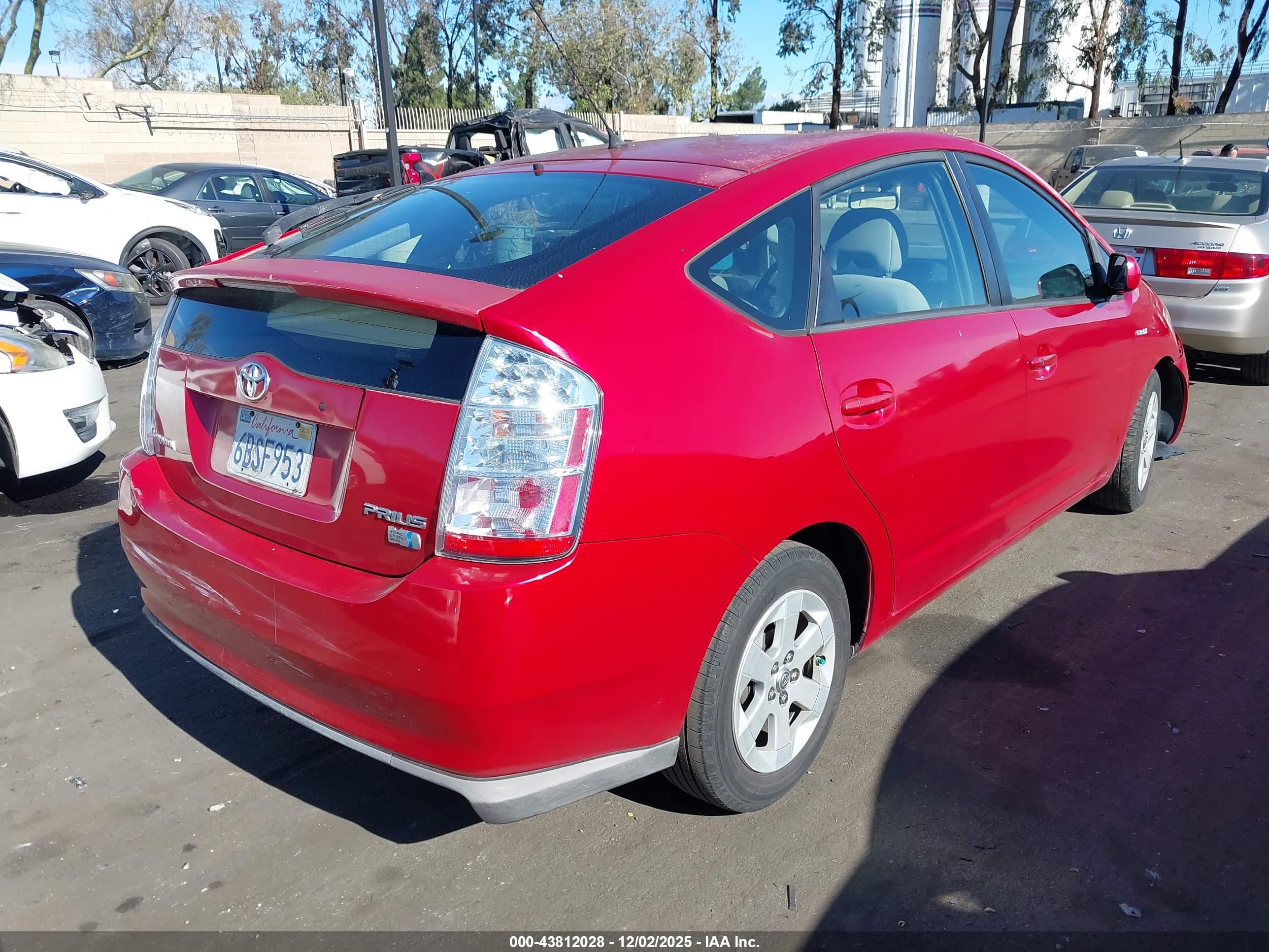 TOYOTA PRIUS image 4