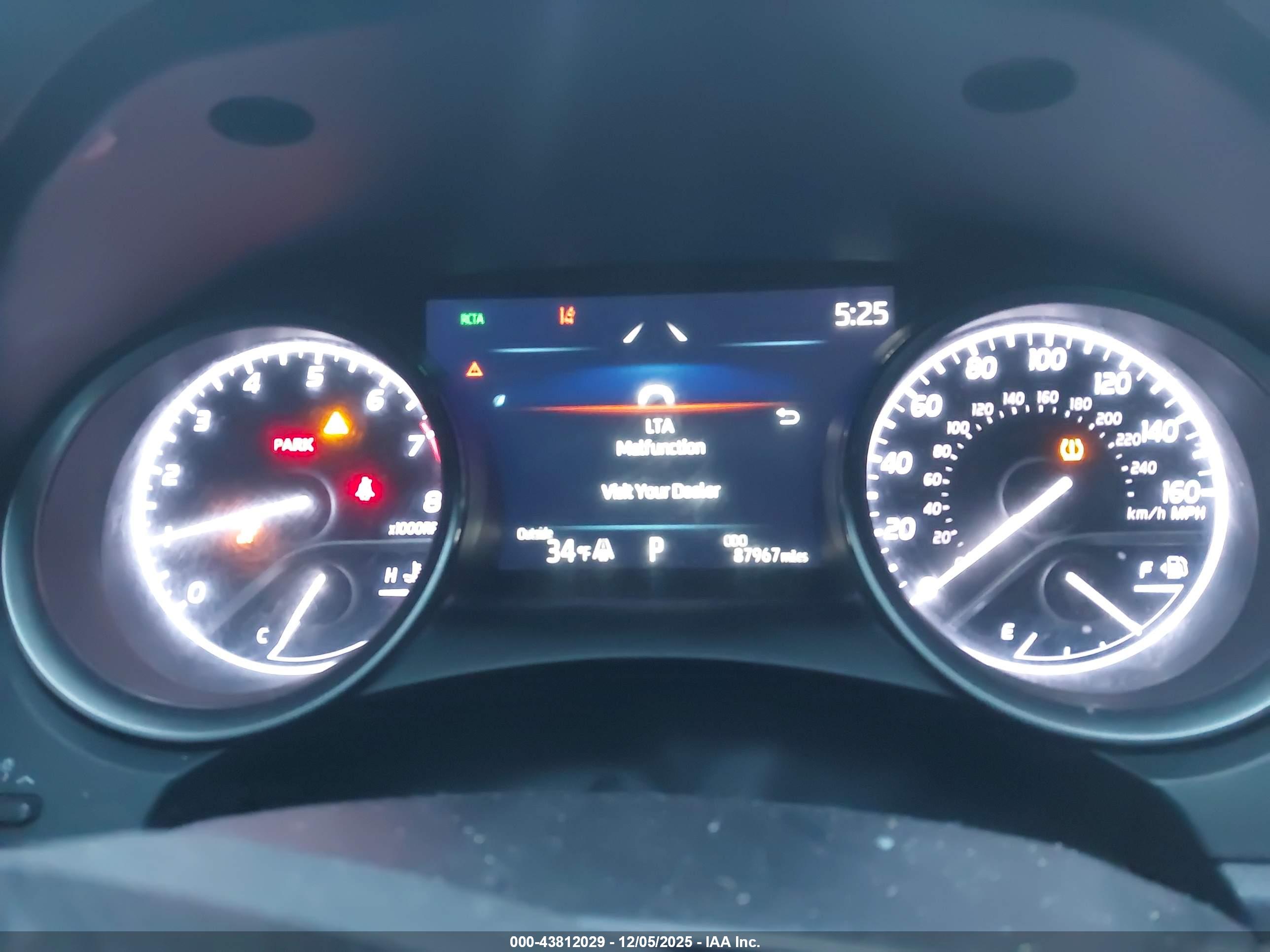 TOYOTA CAMRY image 7