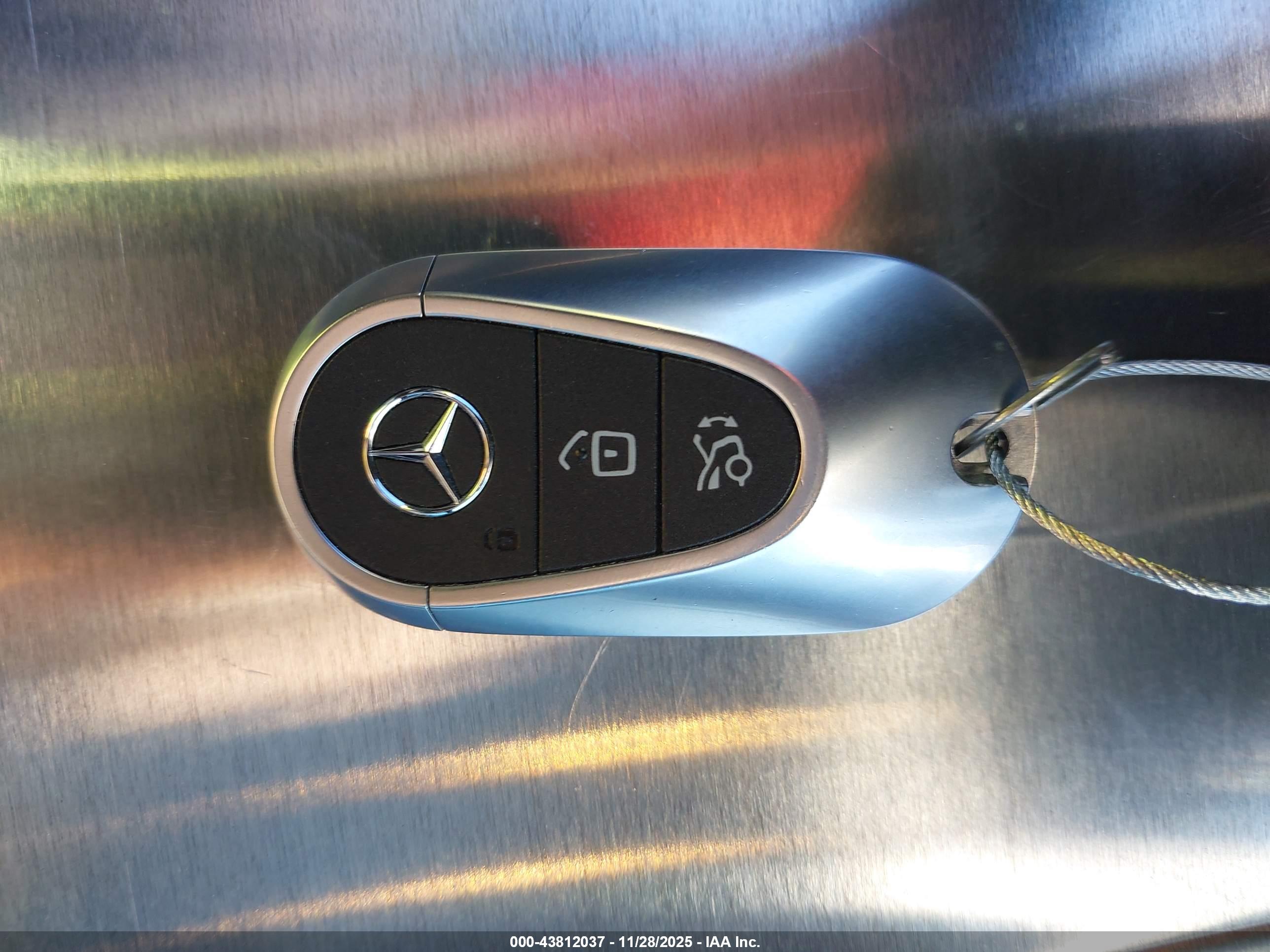 MERCEDES-BENZ GLC image 11