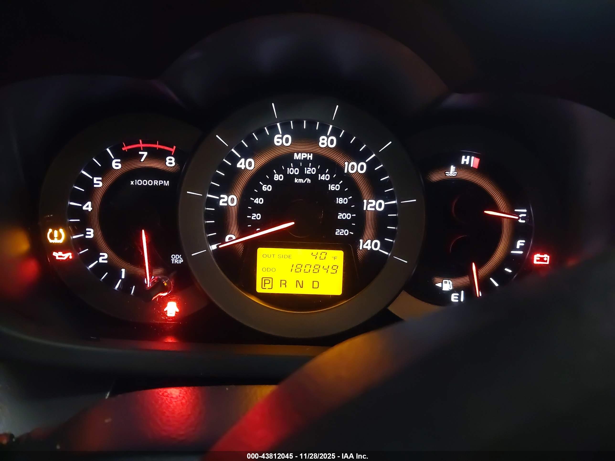 TOYOTA RAV4 image 7