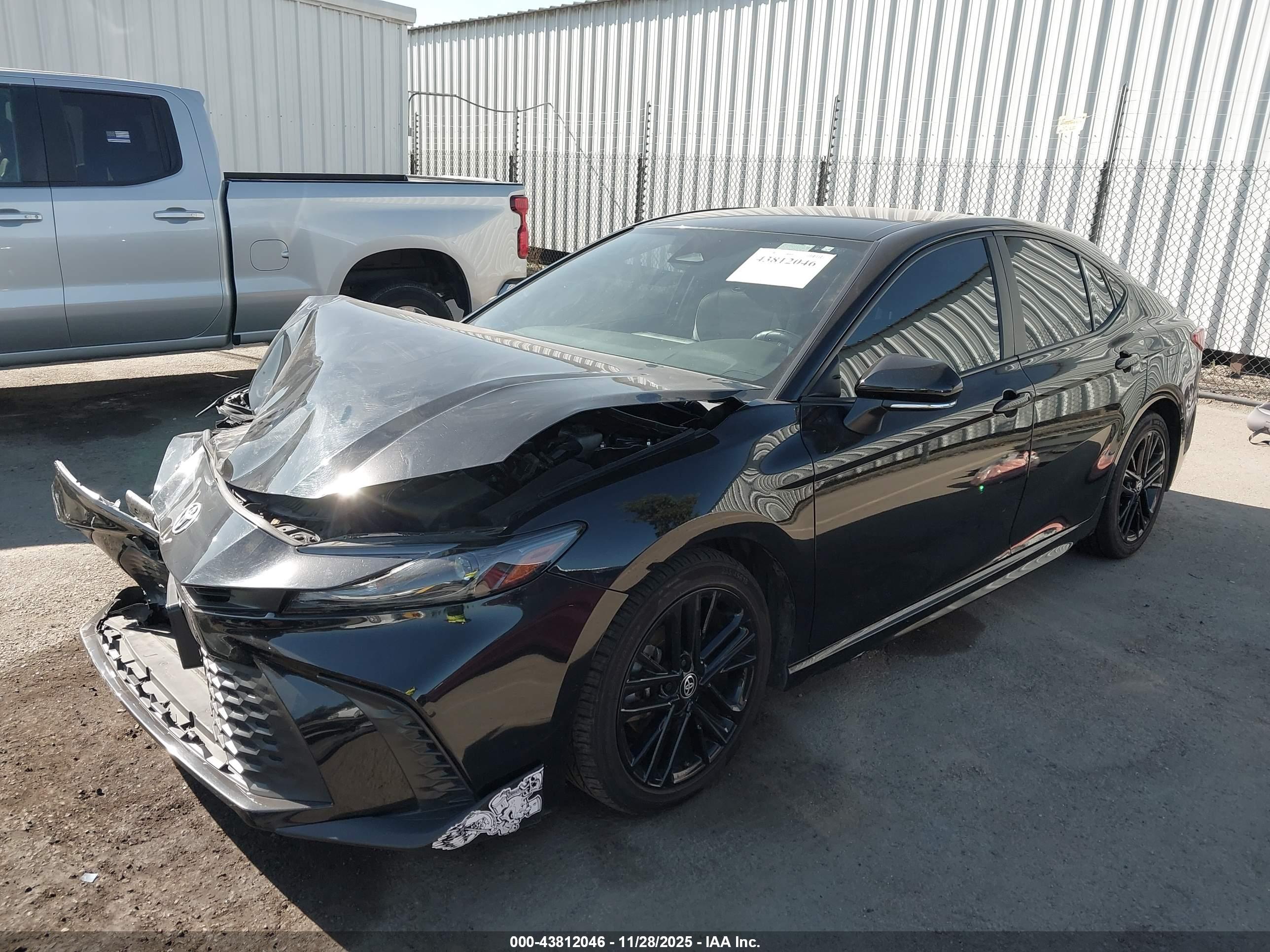 TOYOTA CAMRY image 2