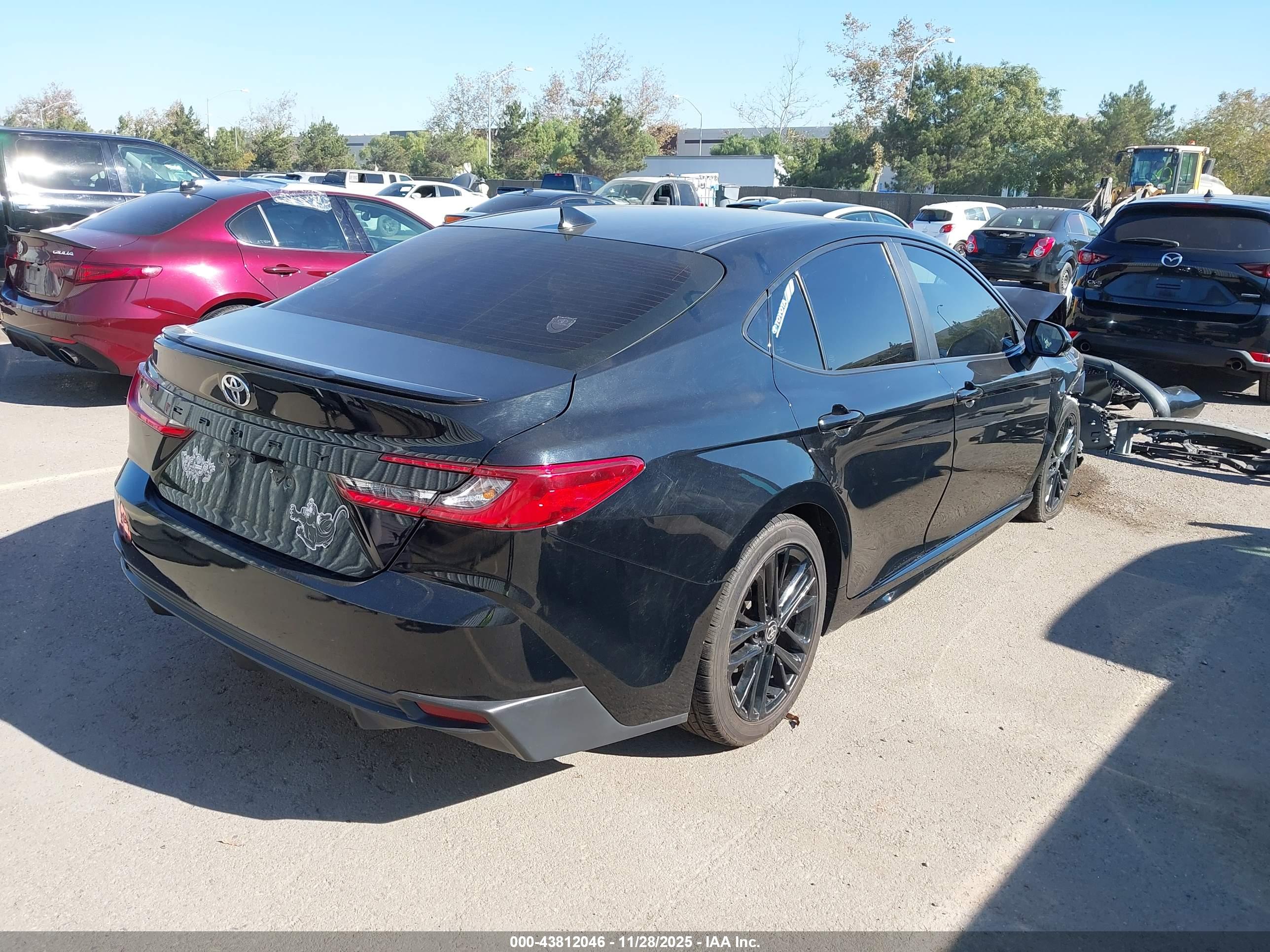 TOYOTA CAMRY image 4