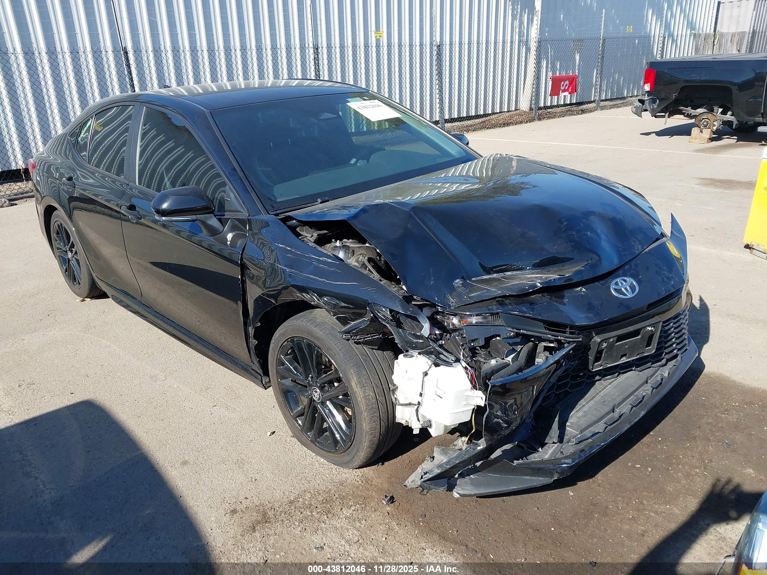 TOYOTA CAMRY image 6