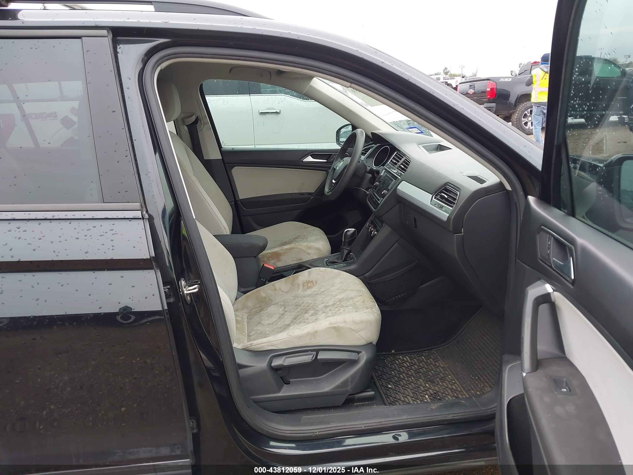 VOLKSWAGEN TIGUAN image 5