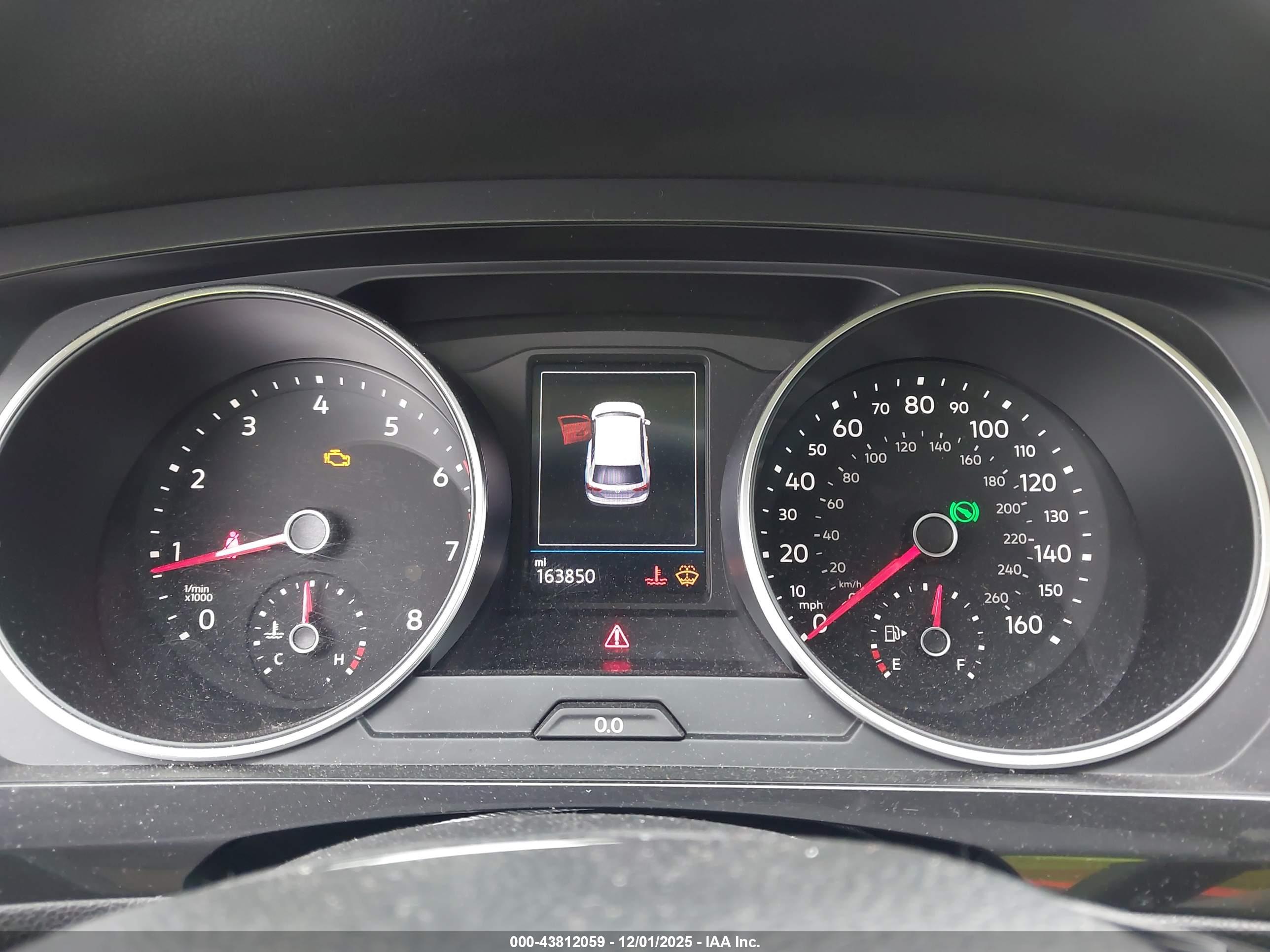 VOLKSWAGEN TIGUAN image 7