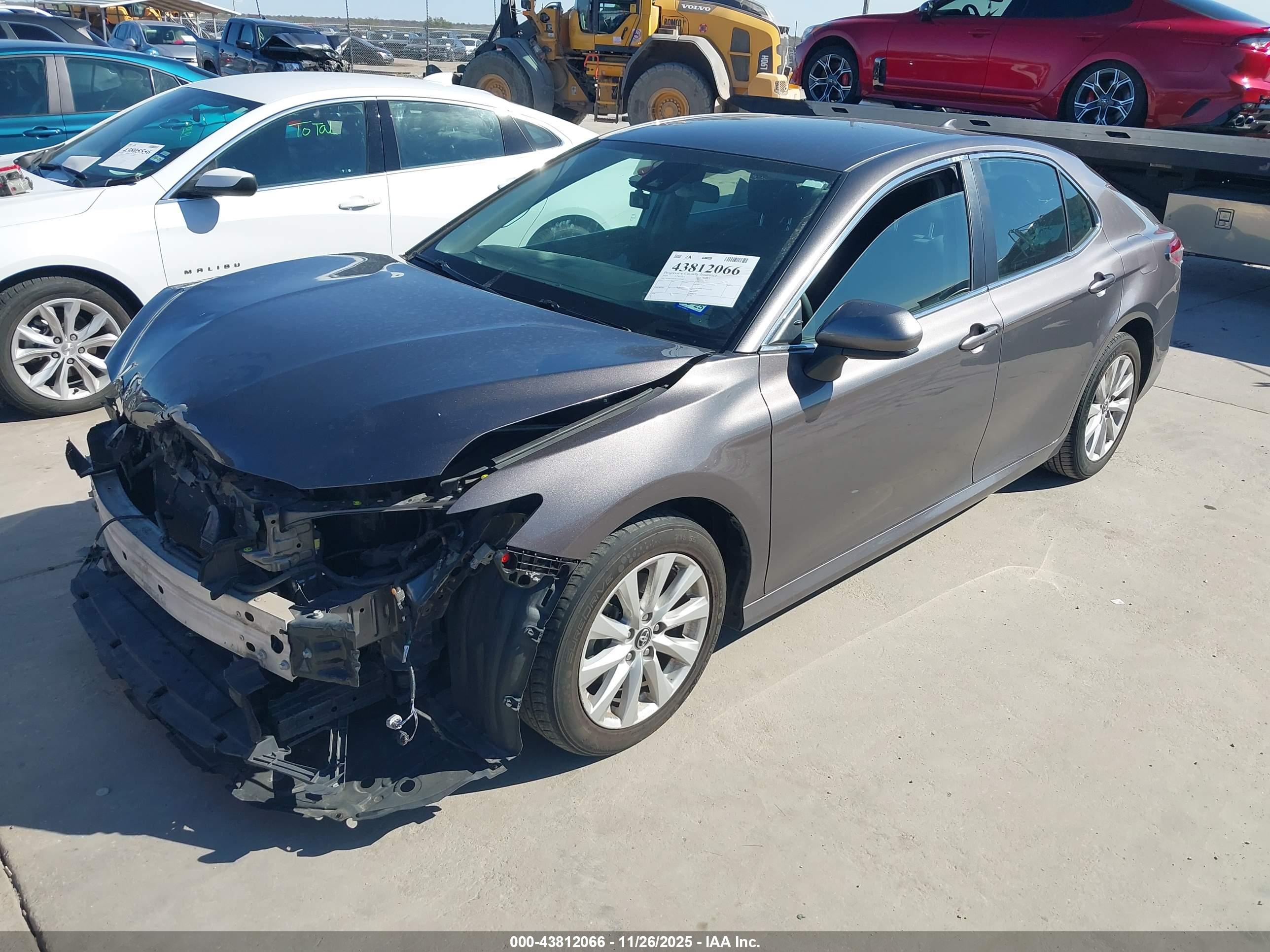 TOYOTA CAMRY image 2