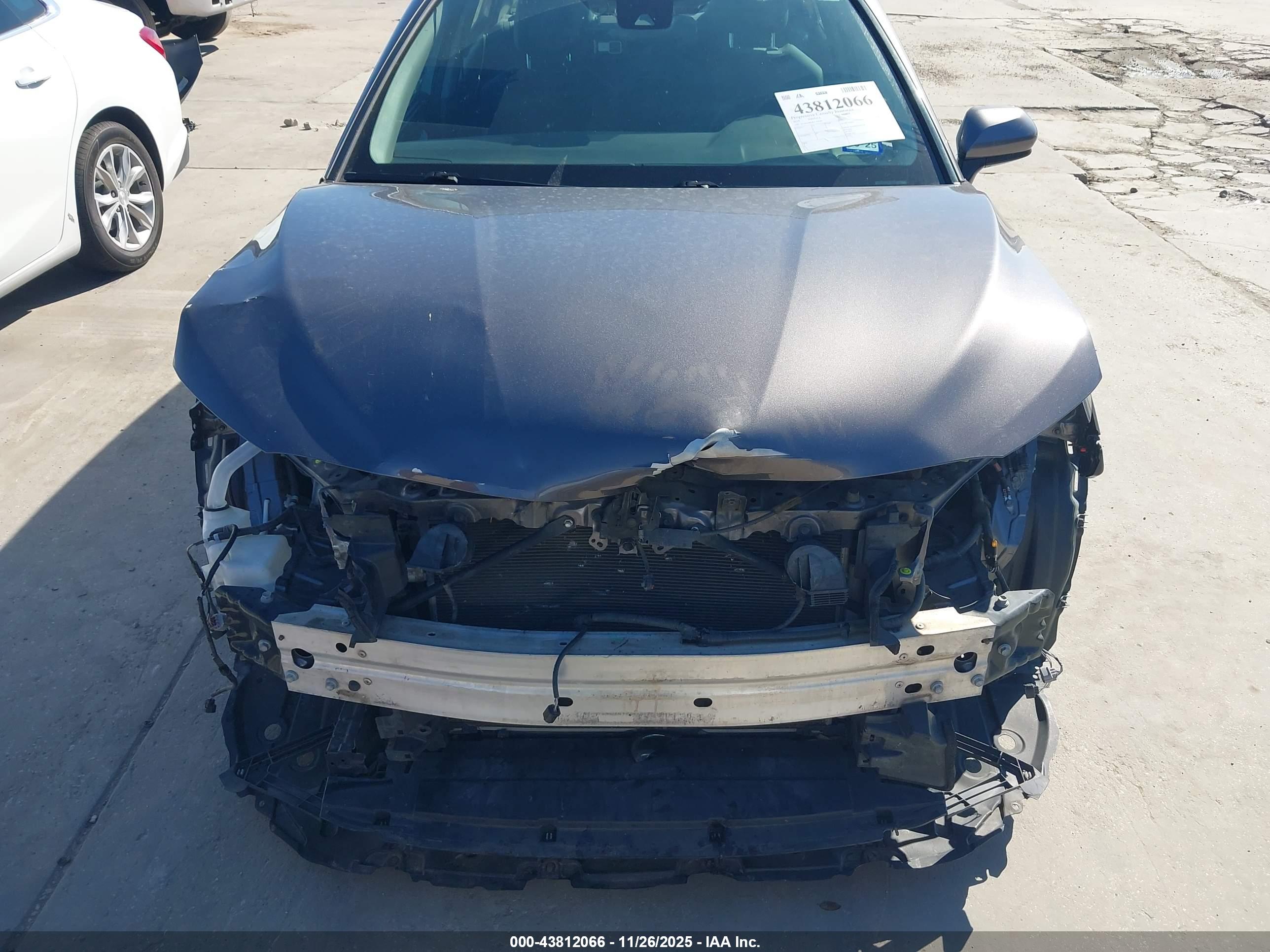 TOYOTA CAMRY image 6
