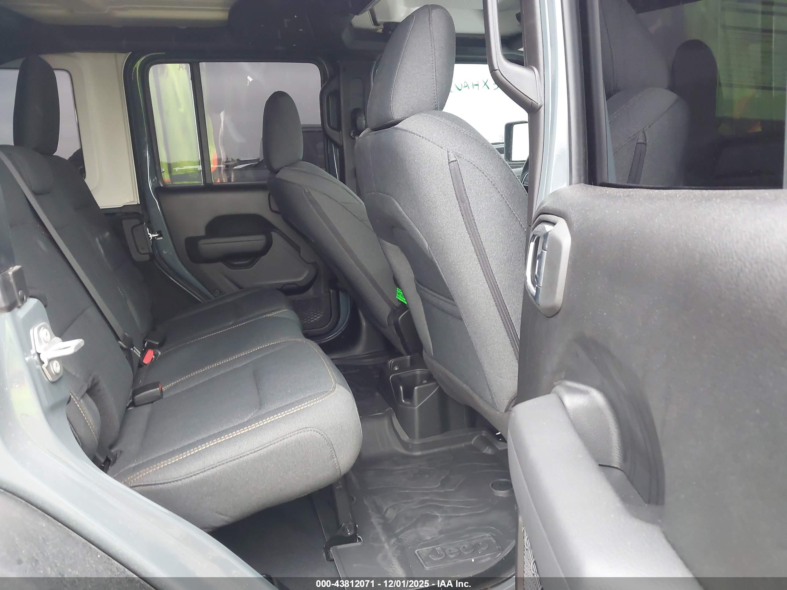 JEEP WRANGLER image 8