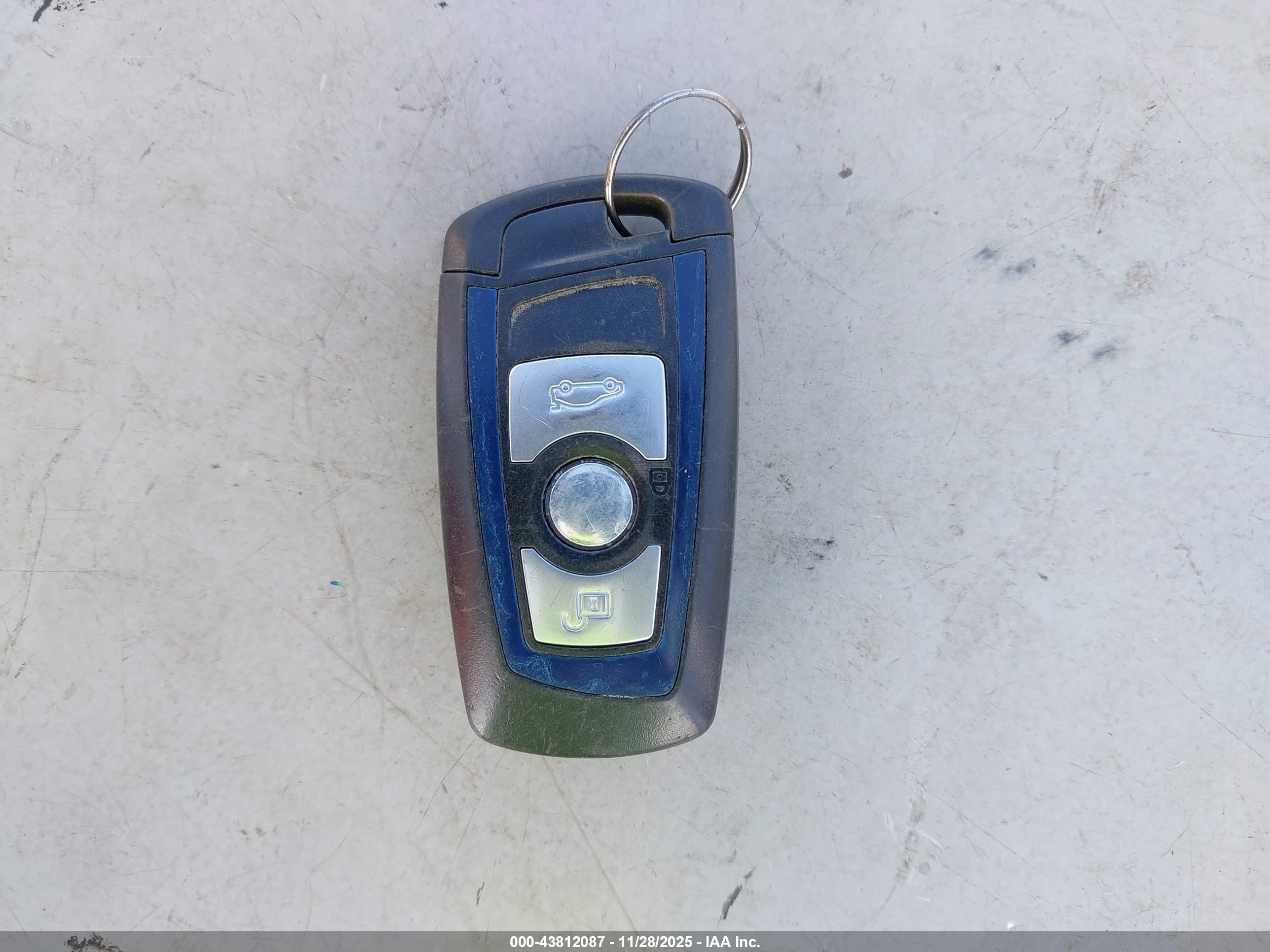 BMW 328I image 11