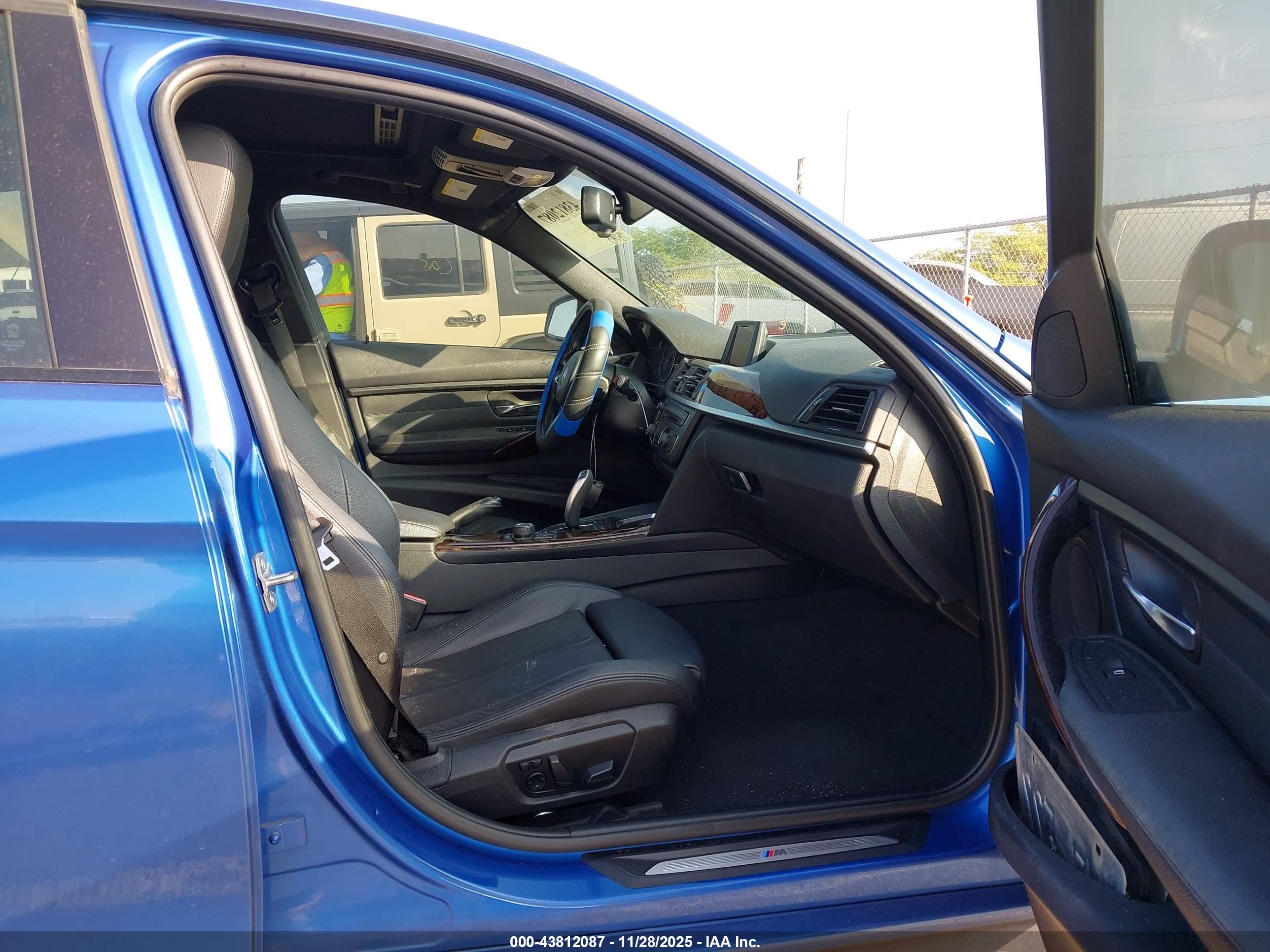 BMW 328I image 5